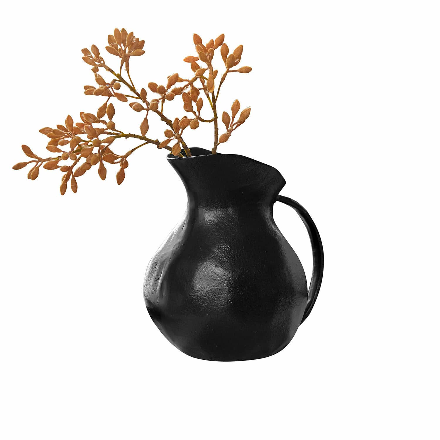 Vase Évignac Schwarzer Metallkrug mit braunen, getrockneten Zweigen als Wohnaccessoire