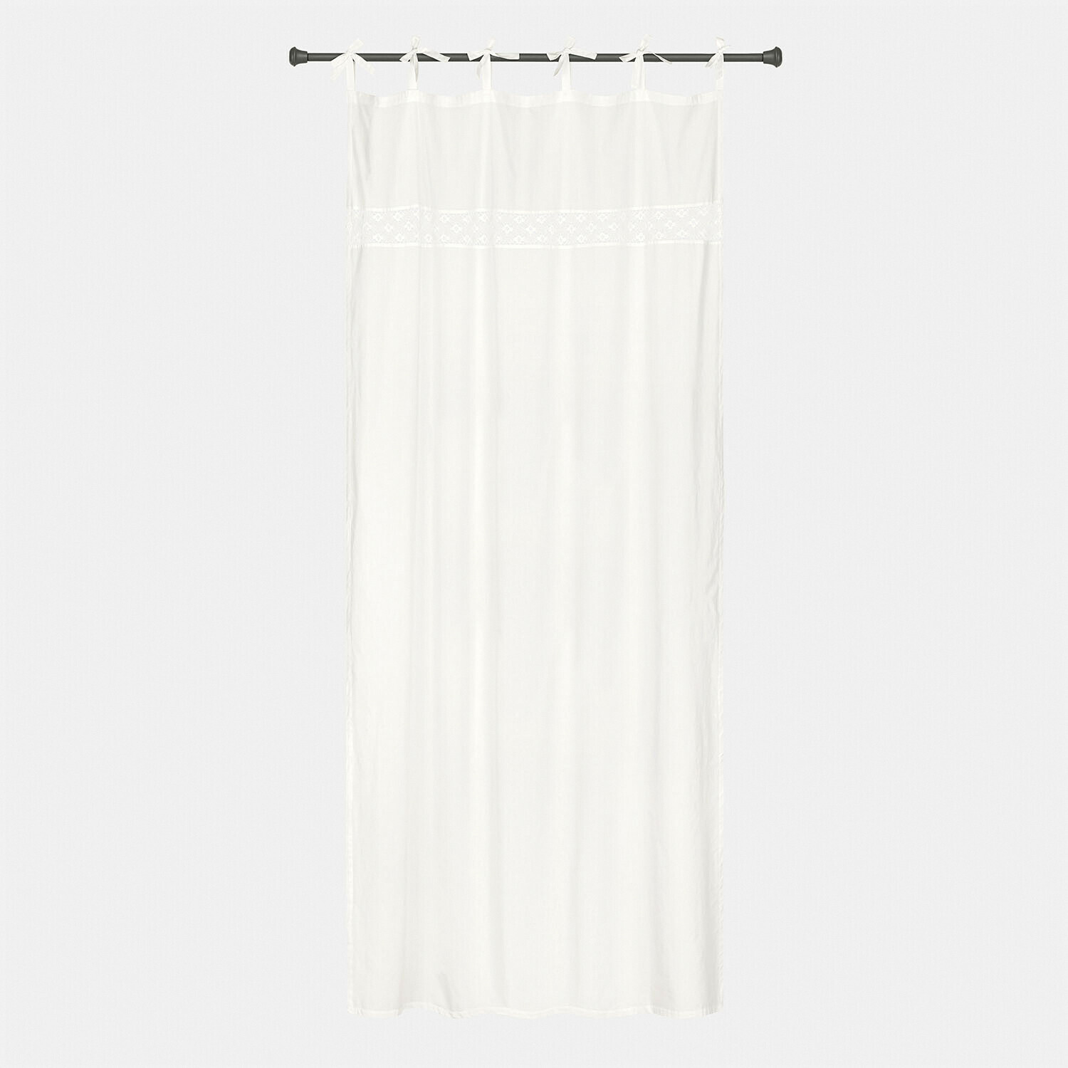 Gardine Isolineas Weisse Baumwollgardine mit feiner Stickerei und Bindebändern, dekorativer Fensterschmuck
