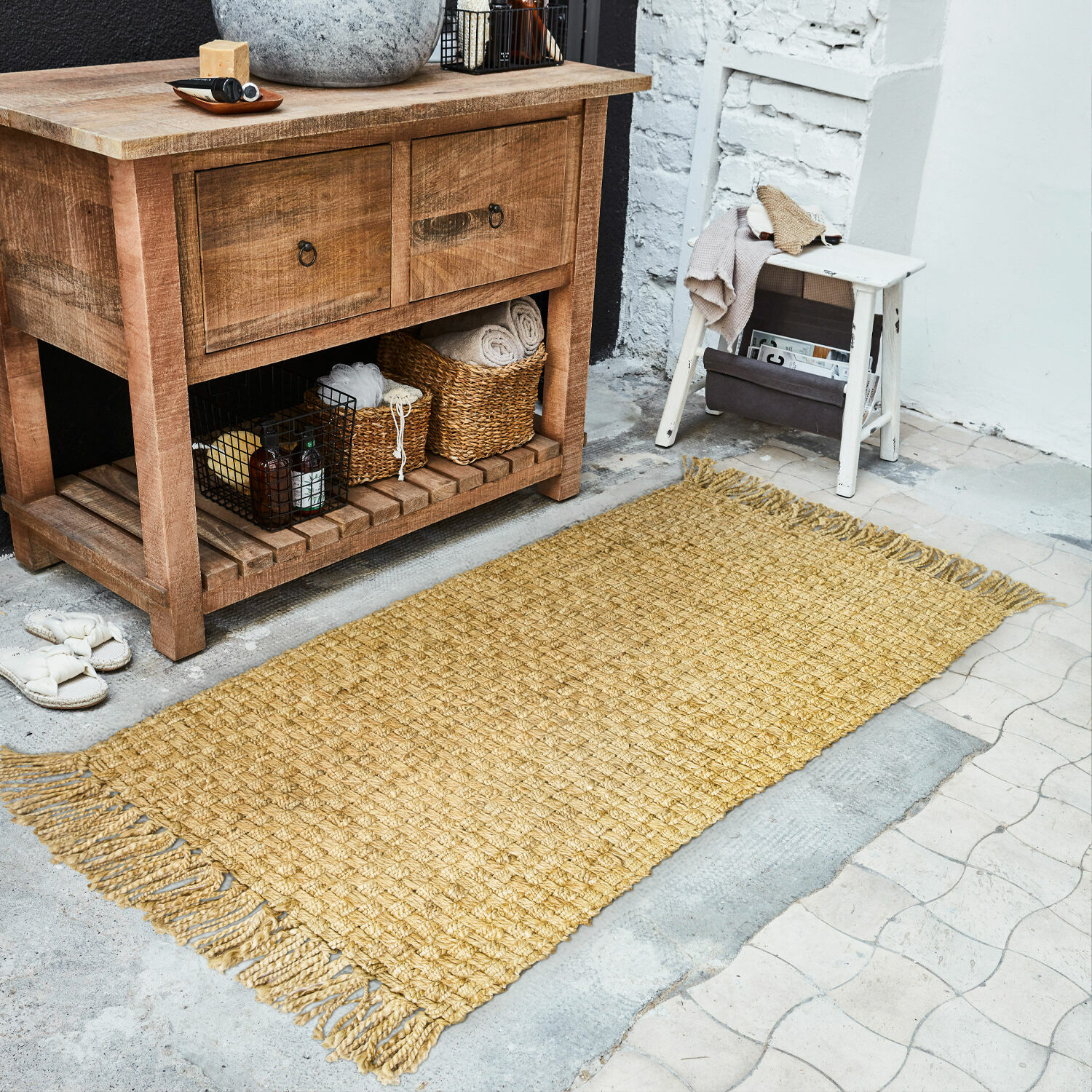 Läufer Moody Teppich aus natürlicher Jute in Honigfarbe mit Fransen, ideal für Wohnräume und Dekoration.