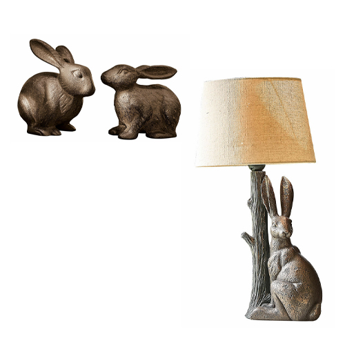 Tischlampe aus braunem Metall mit Hasenmotiv und Stoffschirm, dekorative Wohnzimmerlampe