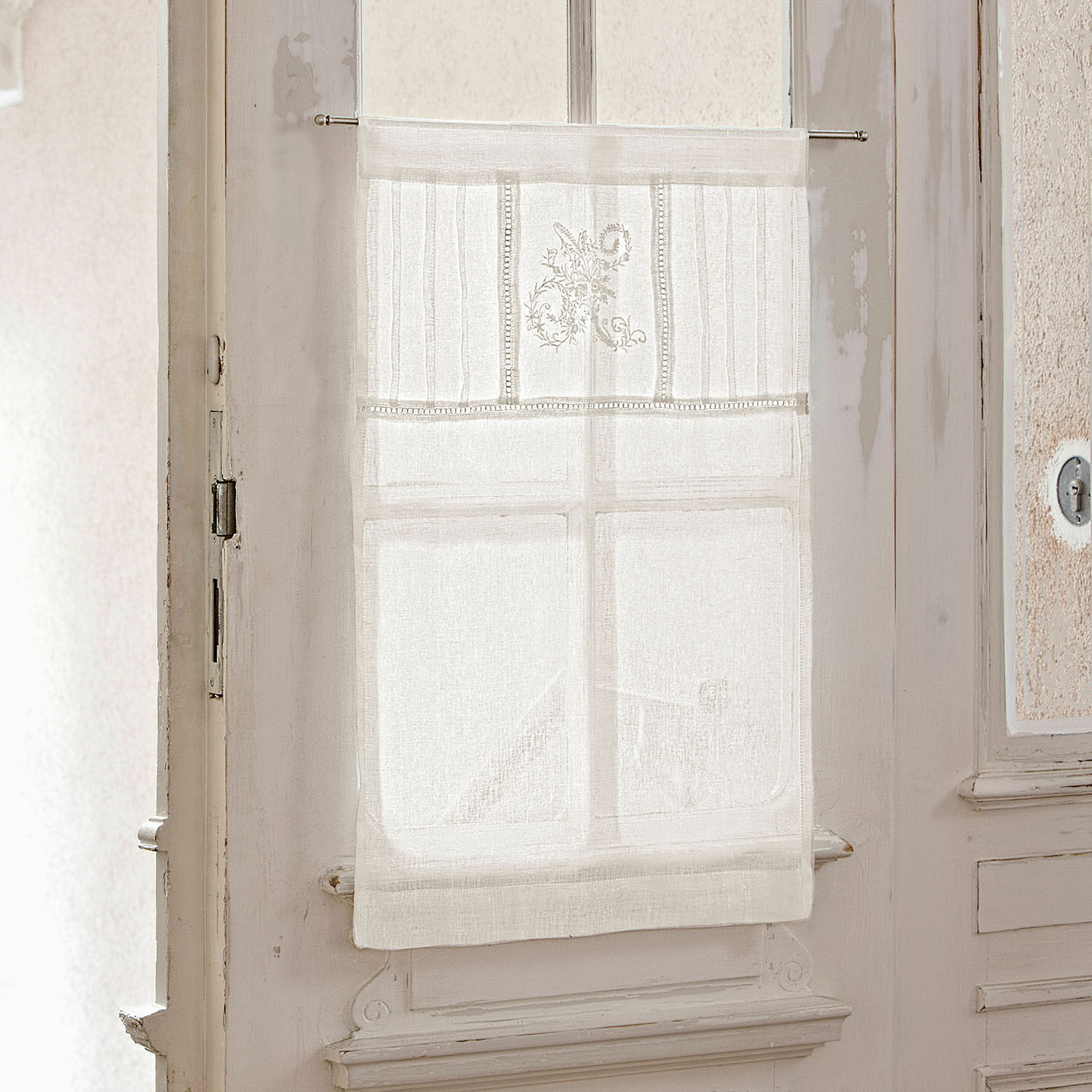 Scheibengardine 2er Set Mayenne Weisse Leinengardine mit Stickerei und dekorativen Streifen, zarte Fensterschmuck