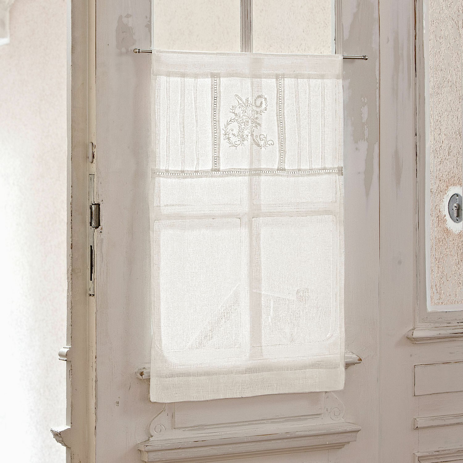 Scheibengardine 2er Set Mayenne Weisse Leinengardine mit Stickerei und dekorativen Streifen, zarte Fensterschmuck