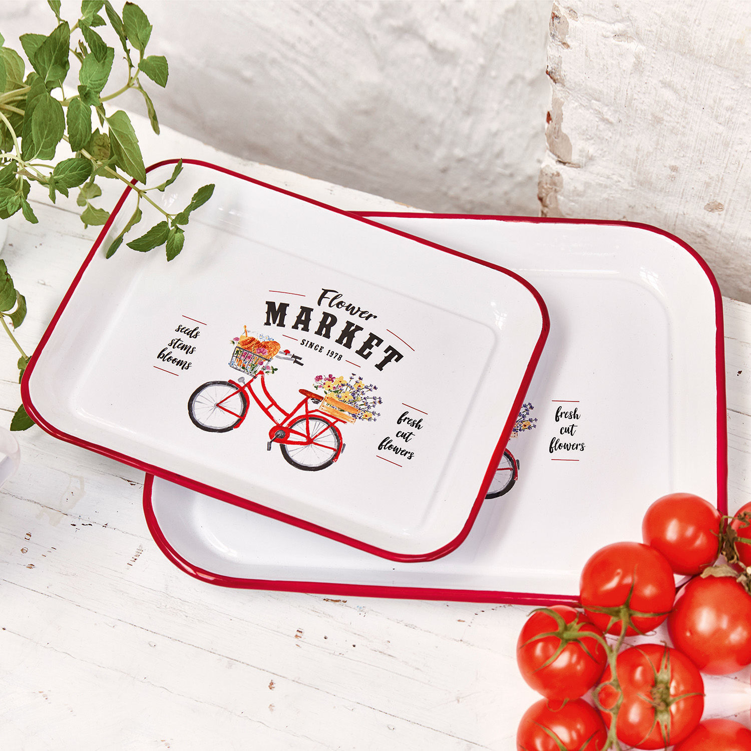 Tablett 2er Set Flower Market Weisse Metalltabletts mit rotem Rand und Fahrradmotiv mit Blumen, dekorative Küchentabletts