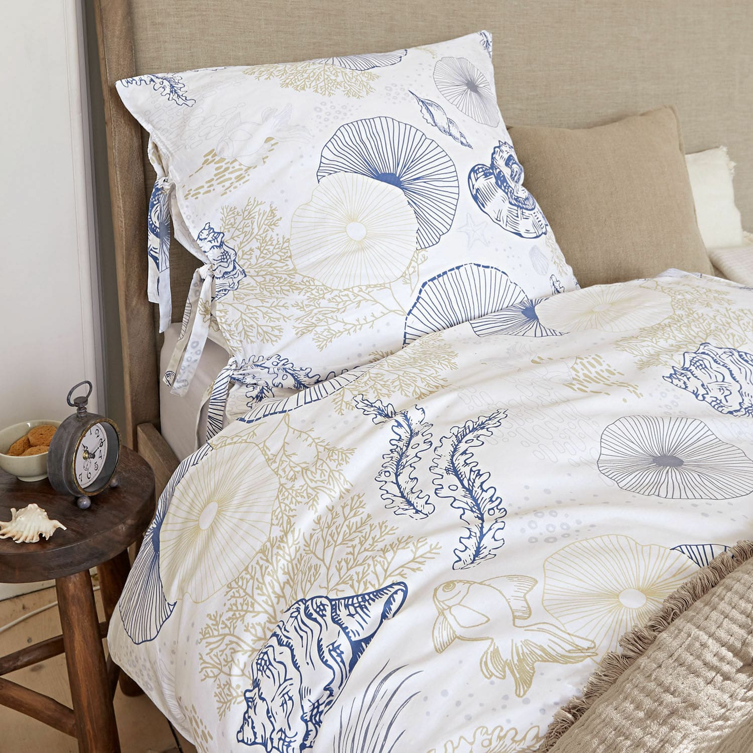 Bettwäsche Dewey Bettwäsche aus Baumwolle mit maritimem Muster in Weiss und Blau, dekorativ und bequem fürs Schlafzimmer
