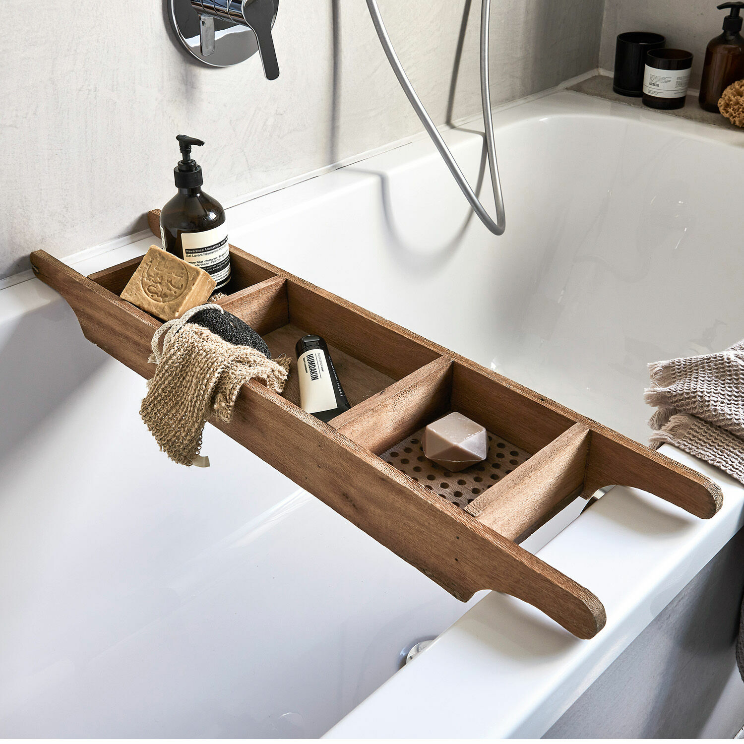 Badewannenablage Einid Holzbadewannenablage mit Fächern für Seife und Badeutensilien in Naturfarbe