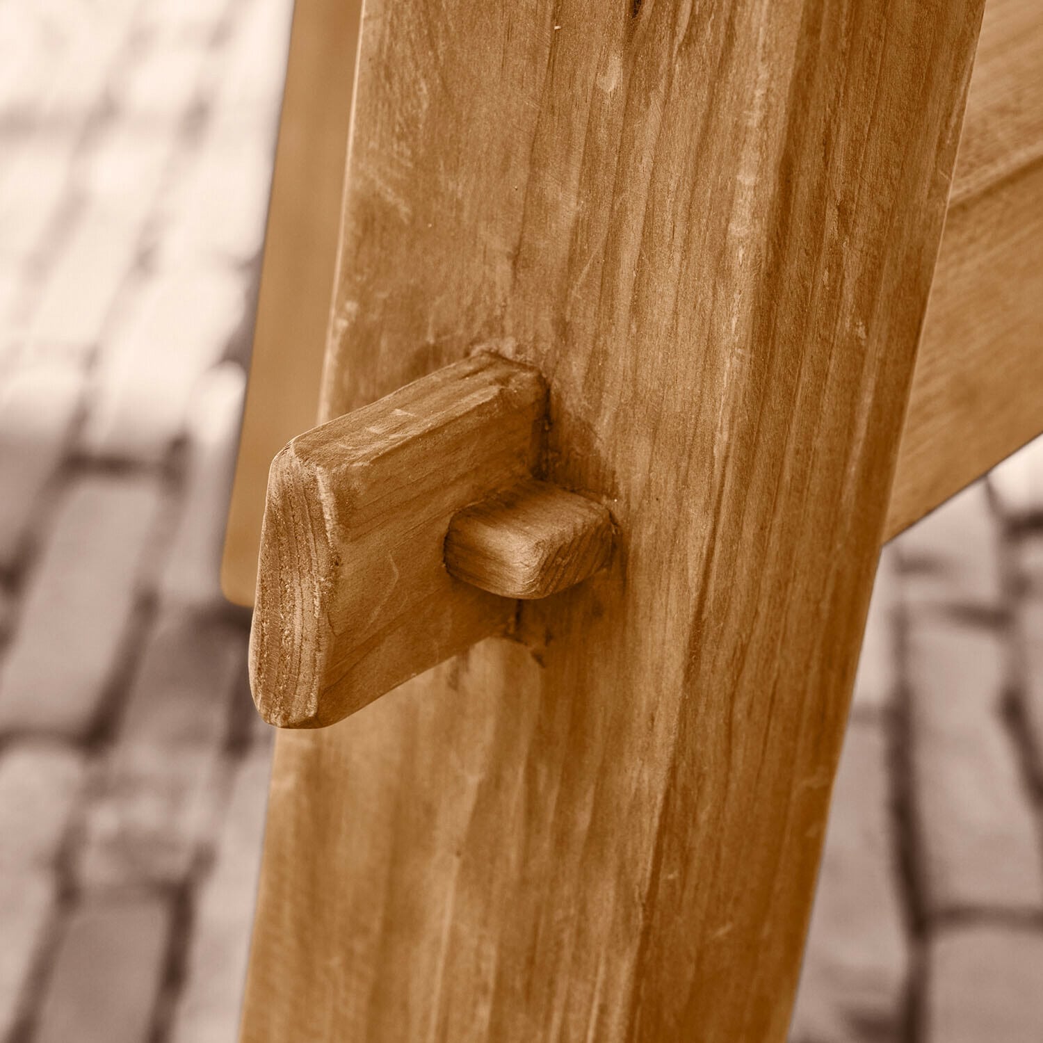 Tisch Crestwooden