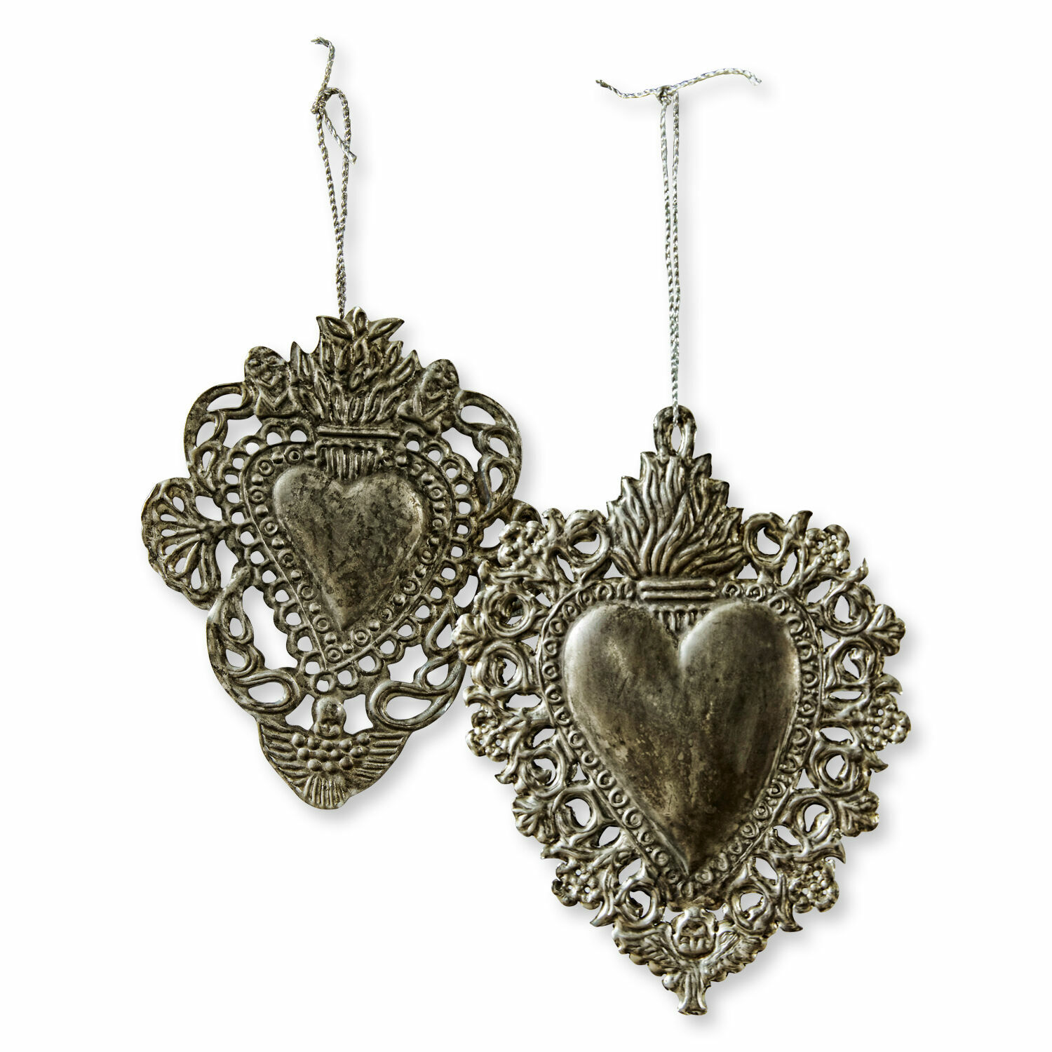 Deko-Ornament 2er Set Medes Metall-Herzanhänger mit filigranem Muster und Aufhängeschnur zur Raumdekoration