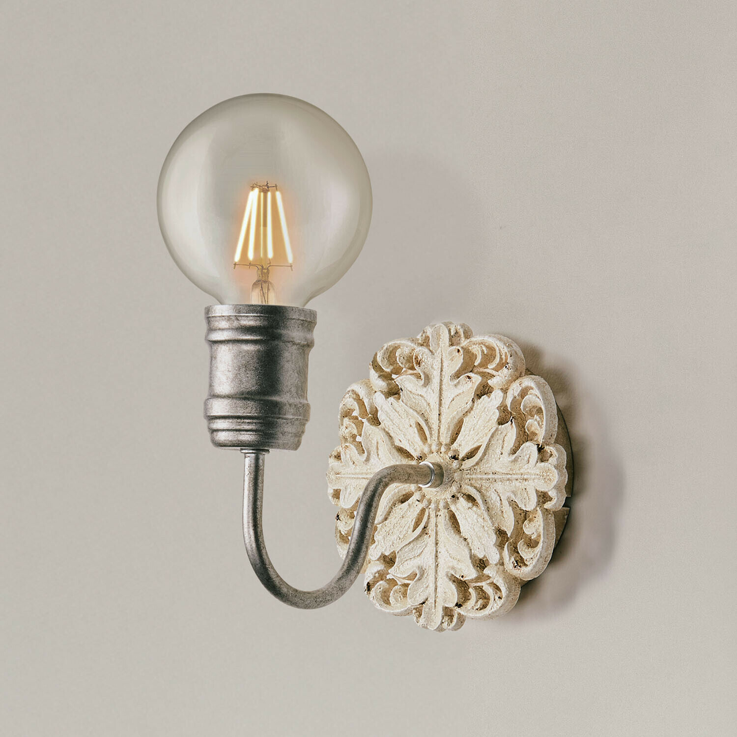 Wandlampe Rosavelle Wandleuchte mit Metallarm und dekorativer weisser Basis im Vintage-Stil, LED-Beleuchtung
