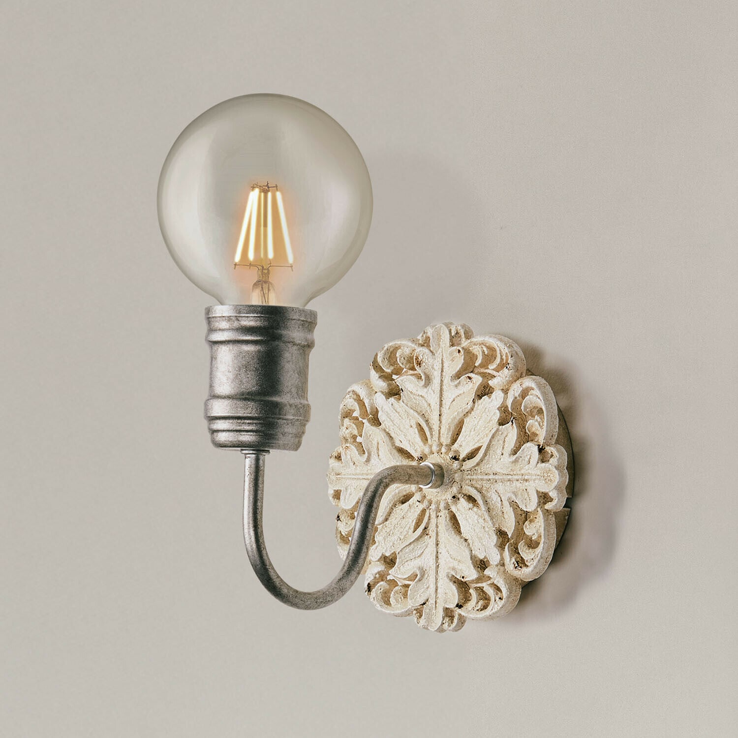 Wandlampe Rosavelle Wandleuchte mit Metallarm und dekorativer weisser Basis im Vintage-Stil, LED-Beleuchtung