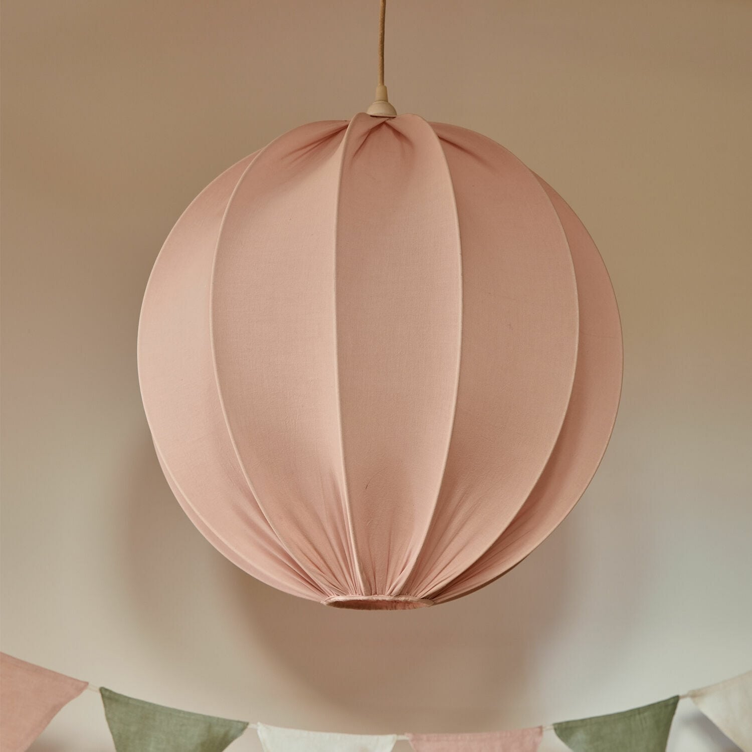 Hängelampe Lisonne Rosa Hängelampe aus Stoff in runder Form, dekorative Innenbeleuchtung für Wohn- oder Schlafzimmer