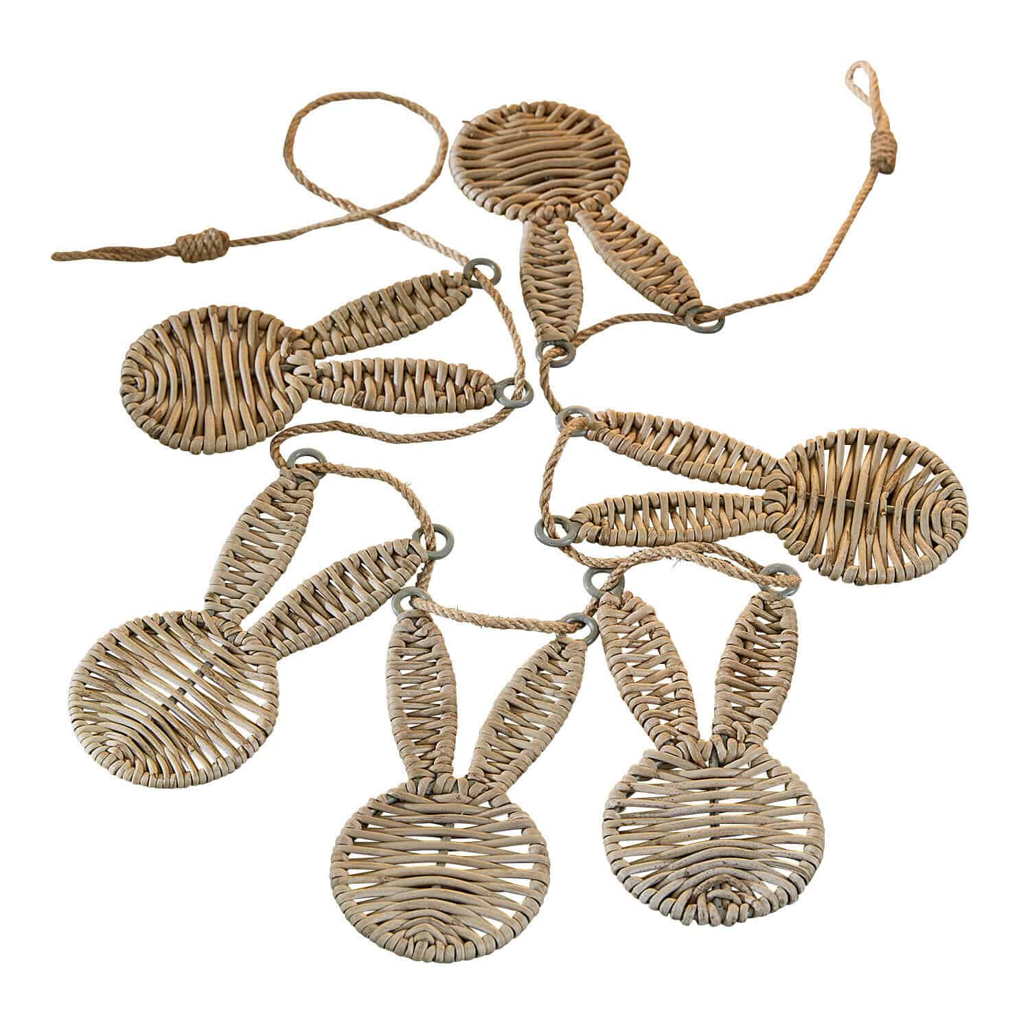 Girlande aus natürlichem beige geflochtenem Weidenmaterial mit Hasenköpfen zur Dekoration