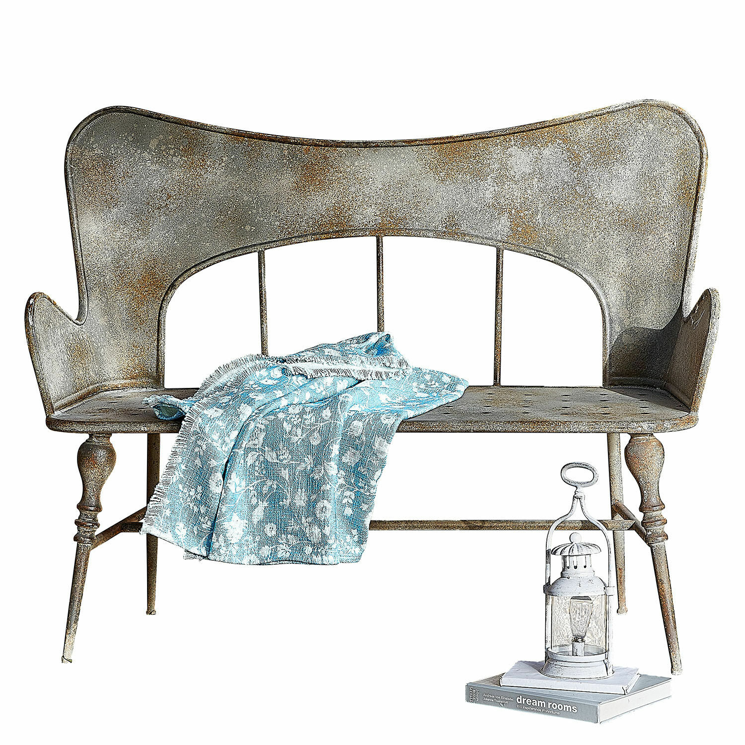 Bank Horivel Vintage-Metallbank mit blau gemustertem Plaid und weisser Laterne auf Buch, dekorativ