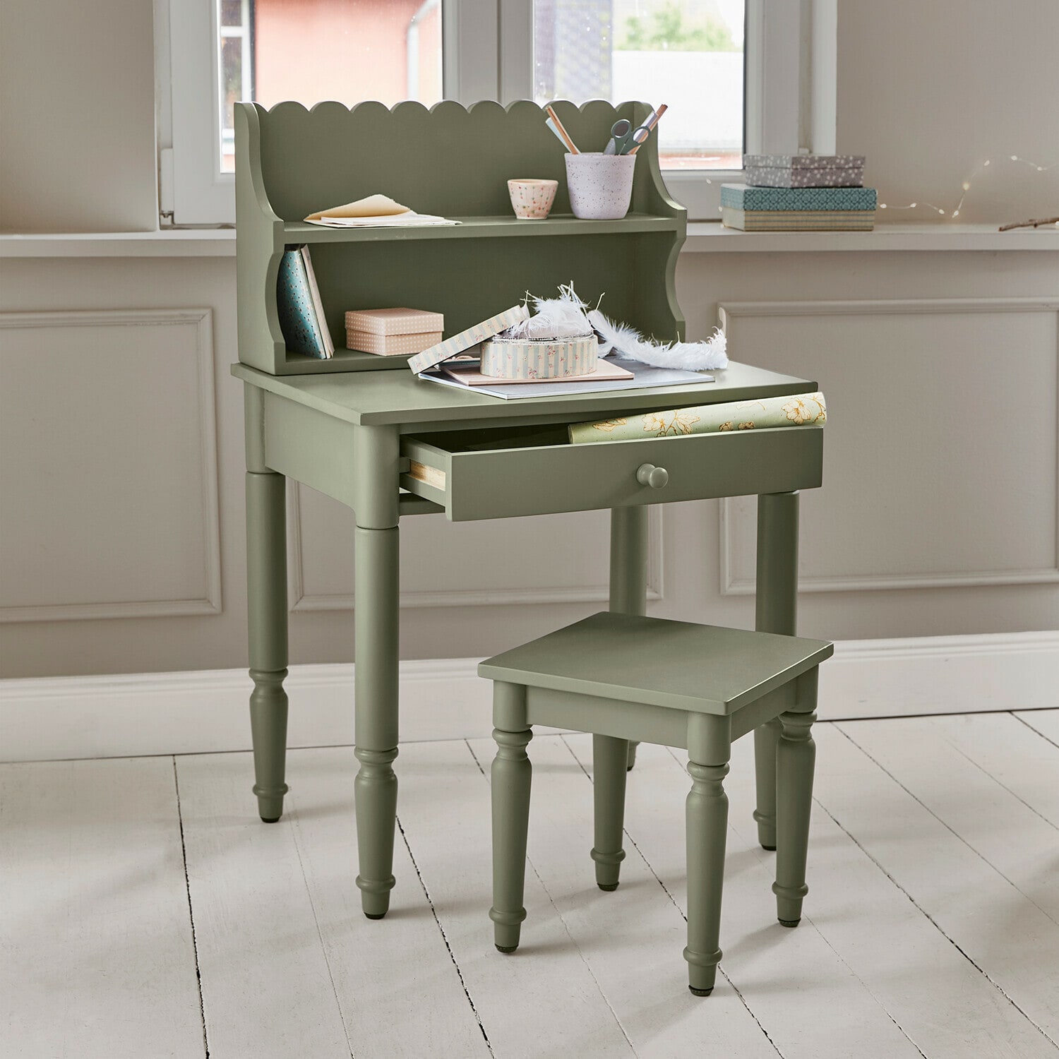 Schreibtisch Kystlund Grüner Holzschreibtisch mit Schublade und Hocker, klassisches Design fürs Kinderzimmer