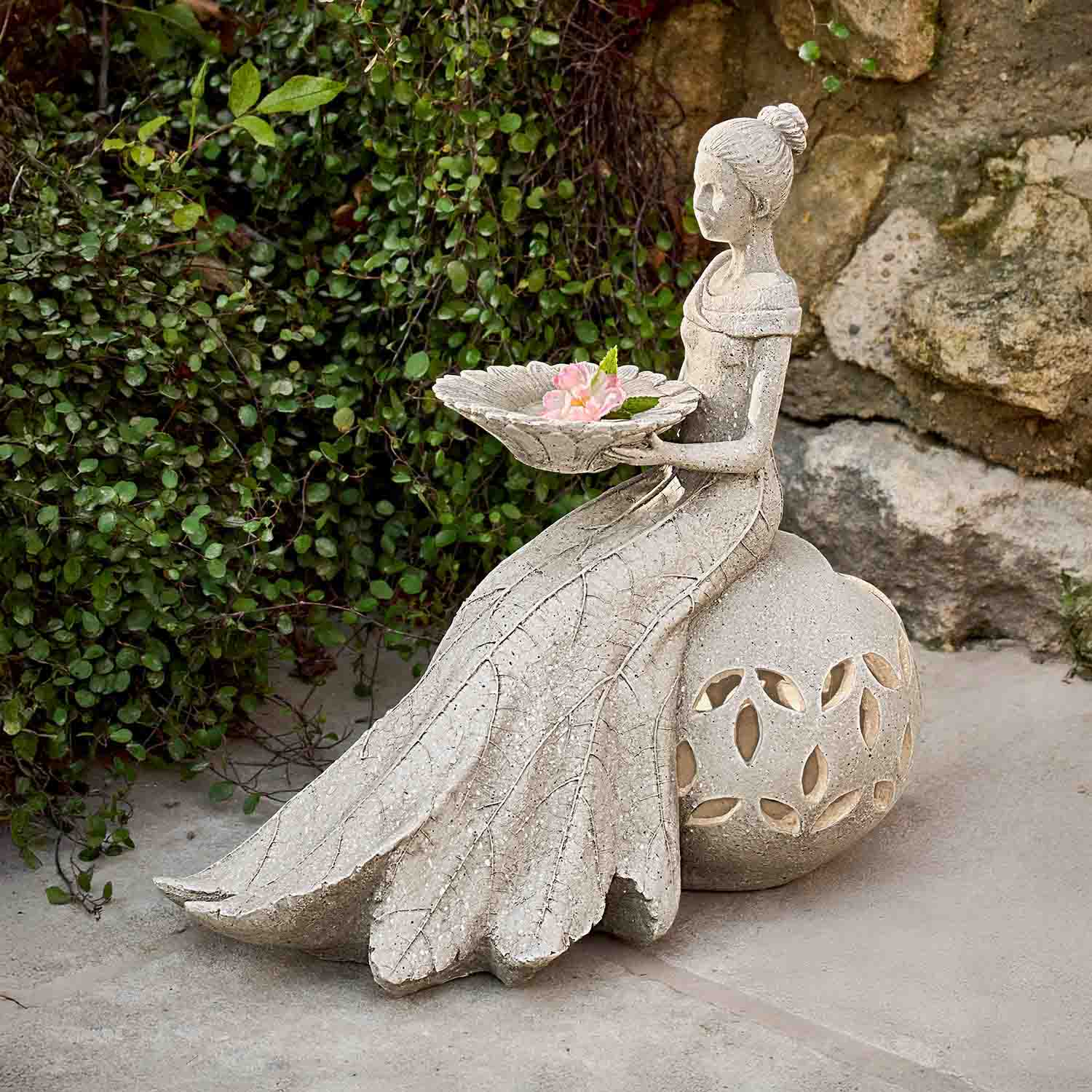 Gartenfigur aus Stein mit Frau und Schale für Blumen, dekorative Außendekoration