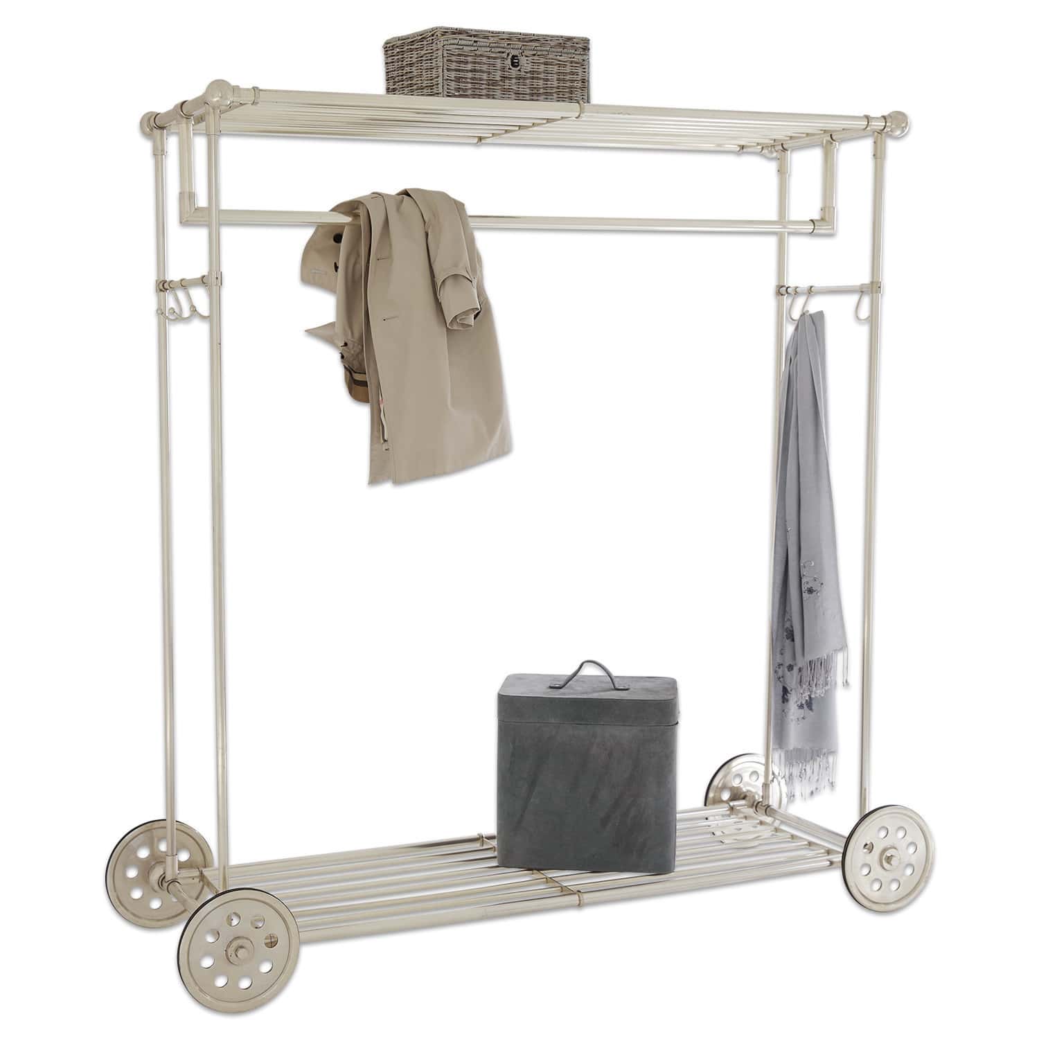 Garderobe Greater Sudbury