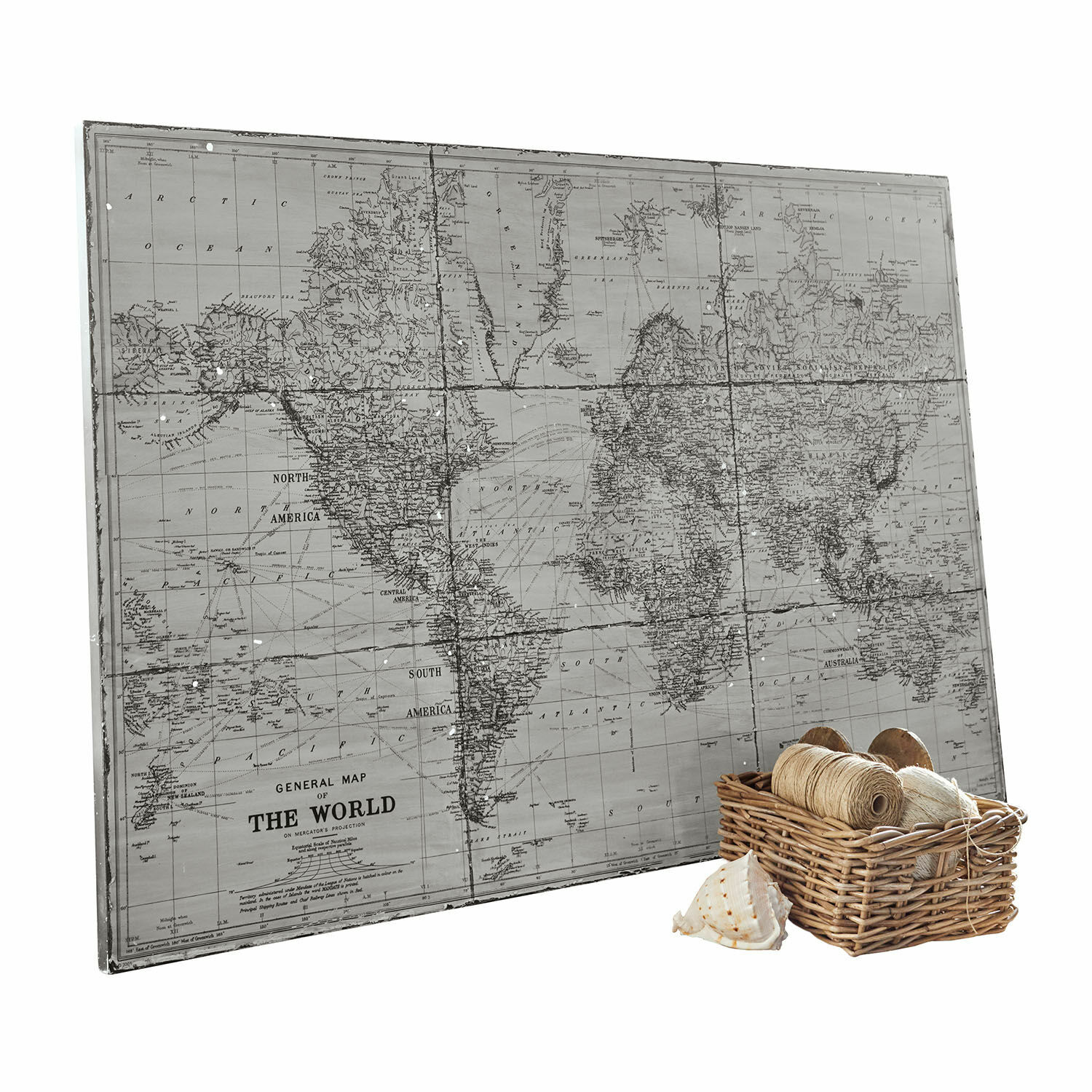 Bild Macolin Graue Vintage-Weltkarte als Wanddekoration mit Korb aus Weidenholz und Garnrollen sowie Muscheln