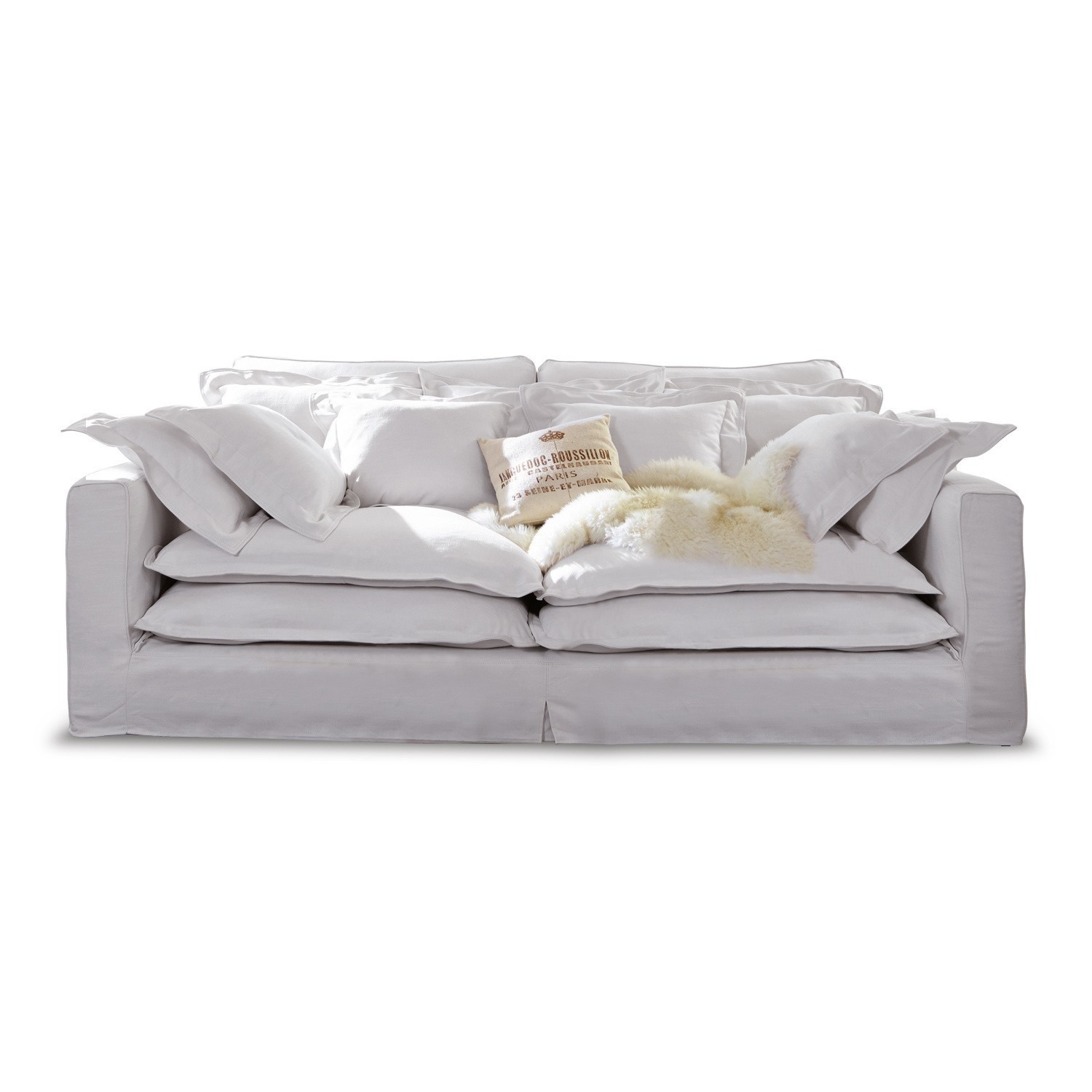 weiss Weisses Sofa Terell mit weichen Kissen und Fellüberwurf, bequemes Wohnzimmermöbel