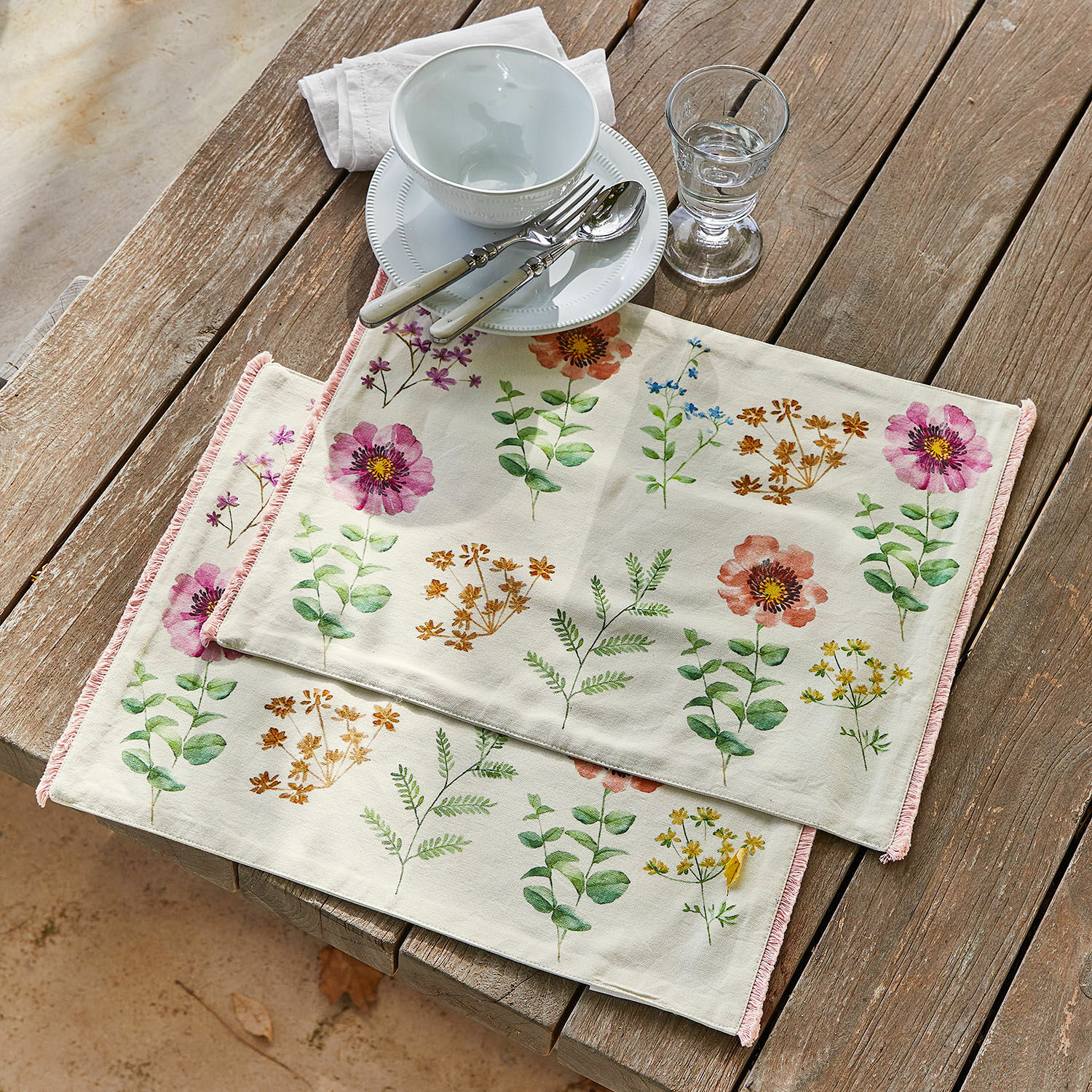 Platzset 2er Set Fahzoura Baumwoll-Tischsets mit buntem Blumenmuster auf hellem Hintergrund zur Tischdekoration