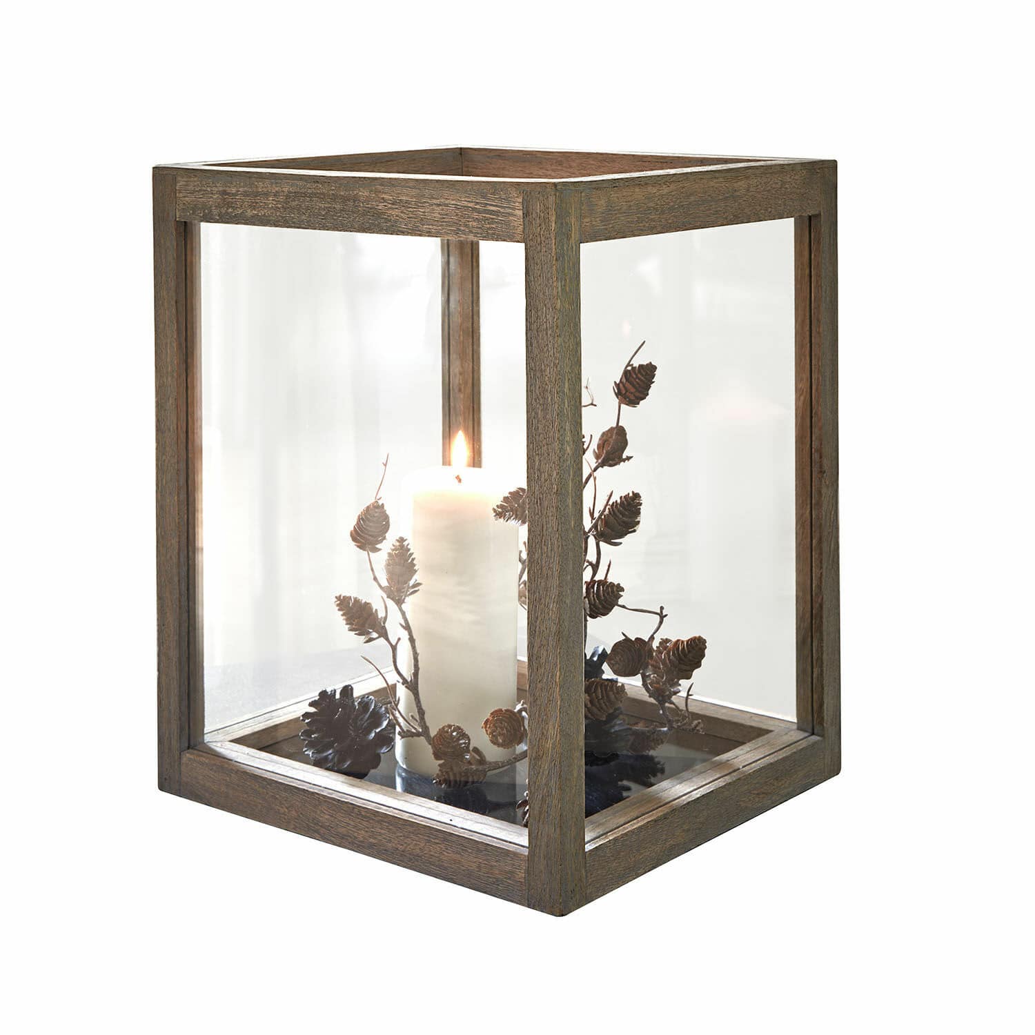 Windlicht Solvik Holzlaterne mit klarem Glas und weisser Kerze, dekoriert mit Kiefernzapfen, Wohnaccessoire