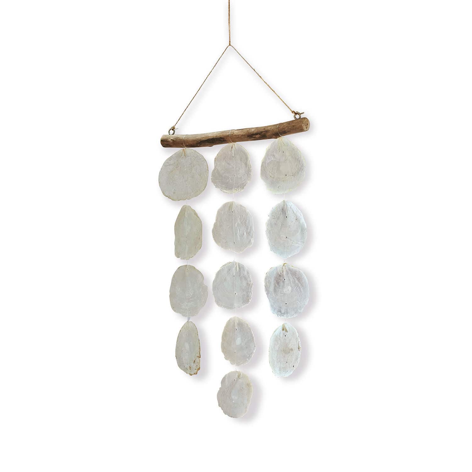 Windspiel Romero Hängende Dekoration aus weissen Muscheln und Holz, natürliche Materialien, Wohnaccessoire