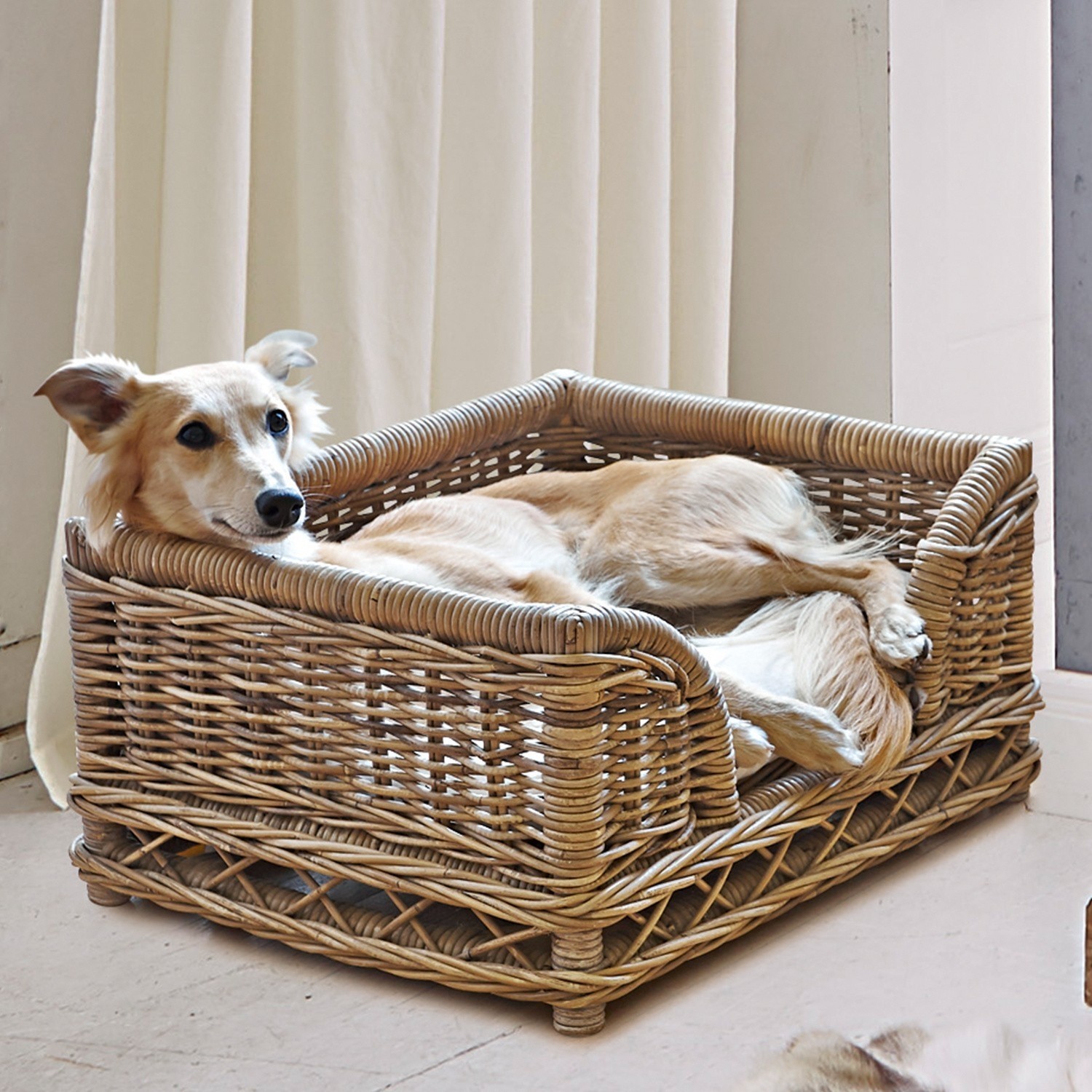 Haustierkorb Gorron Natürlicher hellbrauner Weidenkorb als bequemes Hundebett für Haustiere