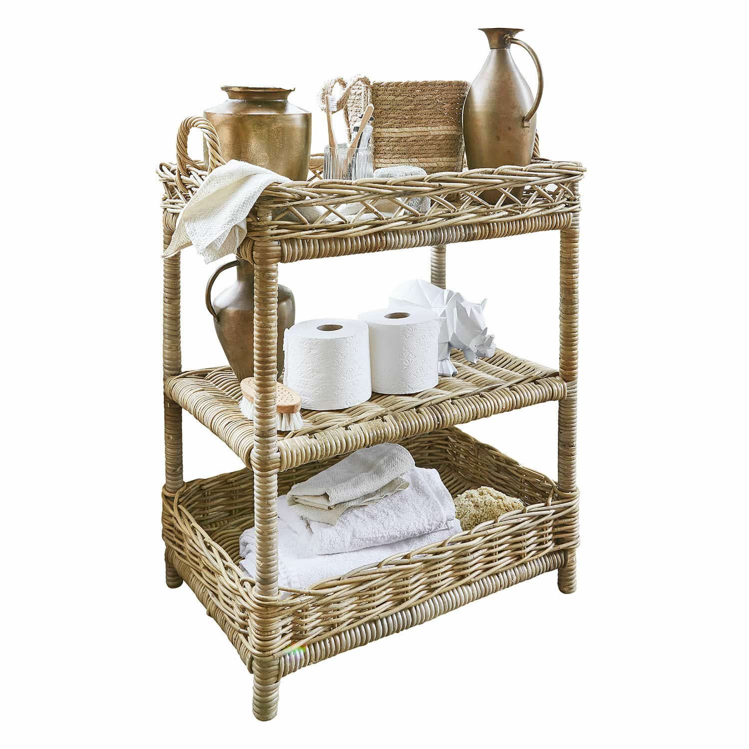 Regal Ristal Dreistöckiges Regal aus natürlichem Rattan mit Dekorationen und Handtüchern fürs Badezimmer