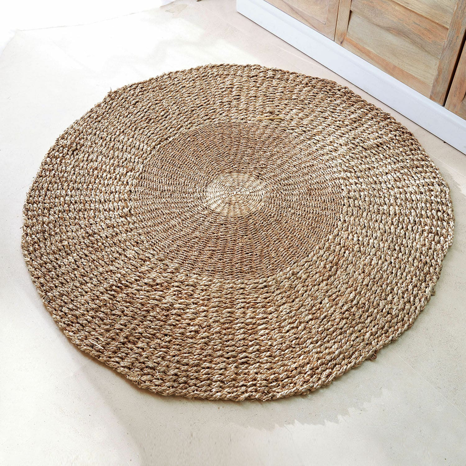 Teppich Hénaménil Runder Teppich aus natürlichem Sisal in Beige, ideal für die Wohnraumdekoration und Böden.