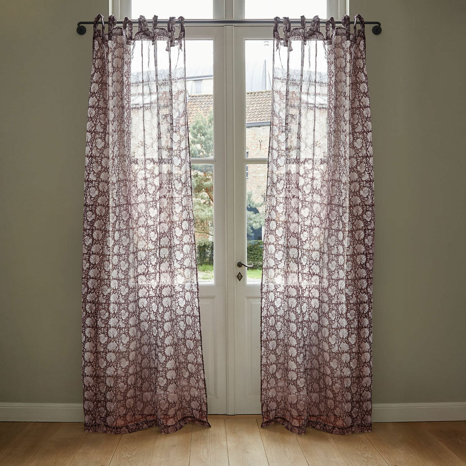 Gardine Jouvenay Transparente bordeauxrote Vorhänge mit floralem Muster, leichte Stoffe für Fensterdekoration