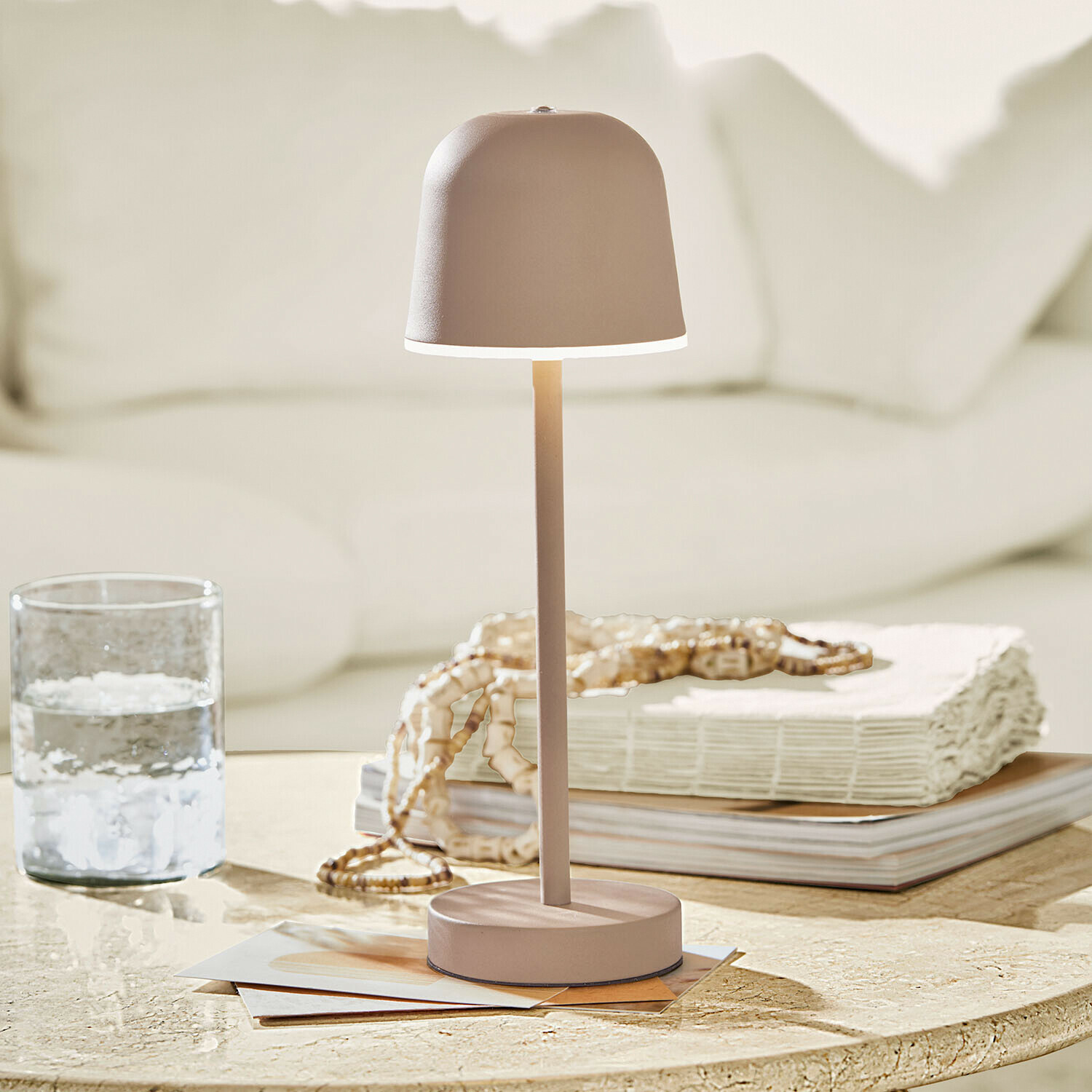 Wiederaufladbare Tischlampe Ulianne