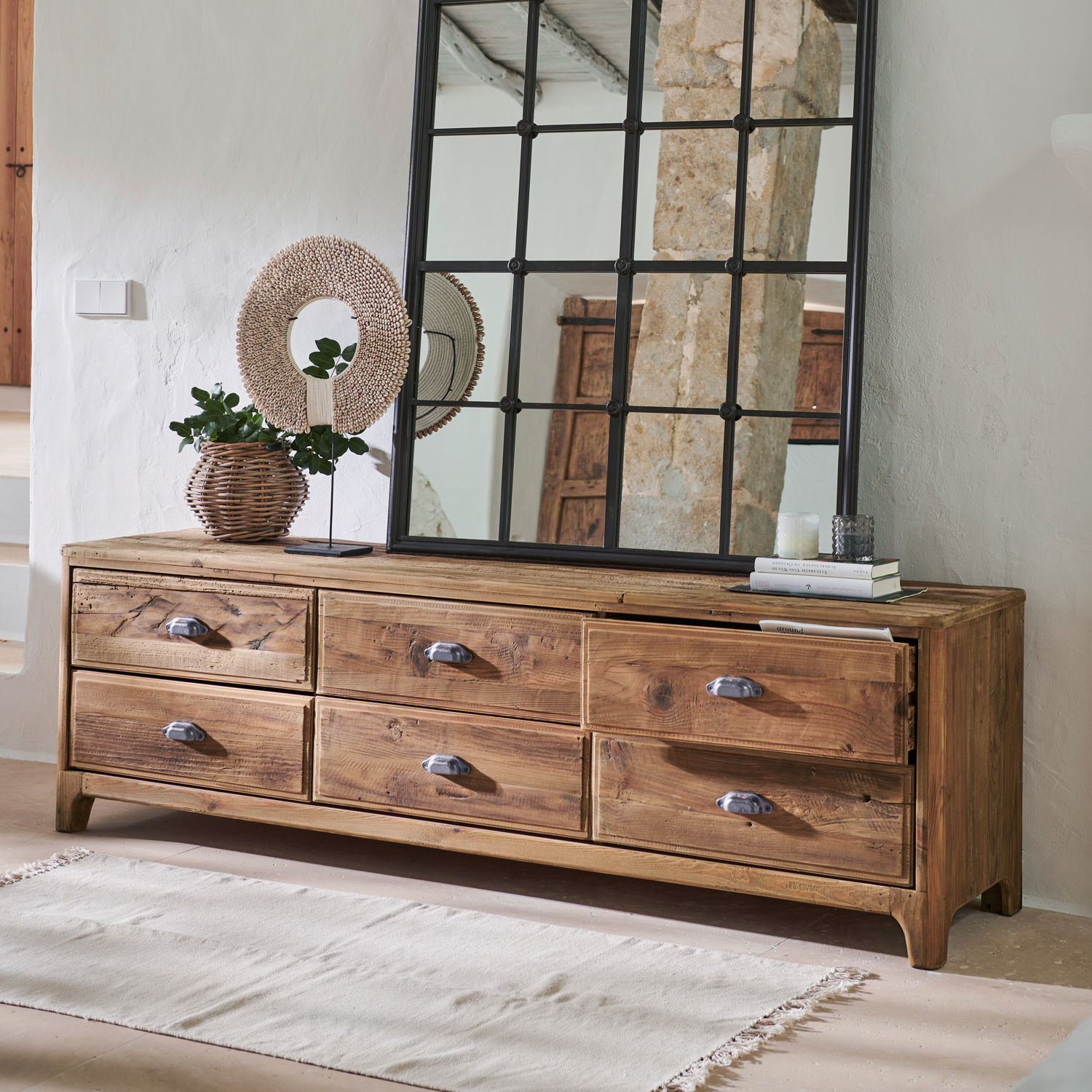 Kommode Wittfield Rustikale Kommode aus Naturholz mit sechs Schubladen und Metallgriffen im warmen Design