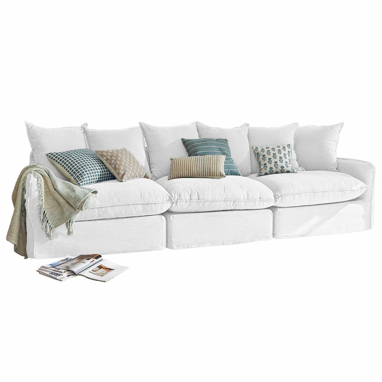 Sofa Finchingfield Grosses weisses Sofa aus Stoff mit grünen und beigen gemusterten Kissen und Decke, bequemes Wohnzimmermöbel