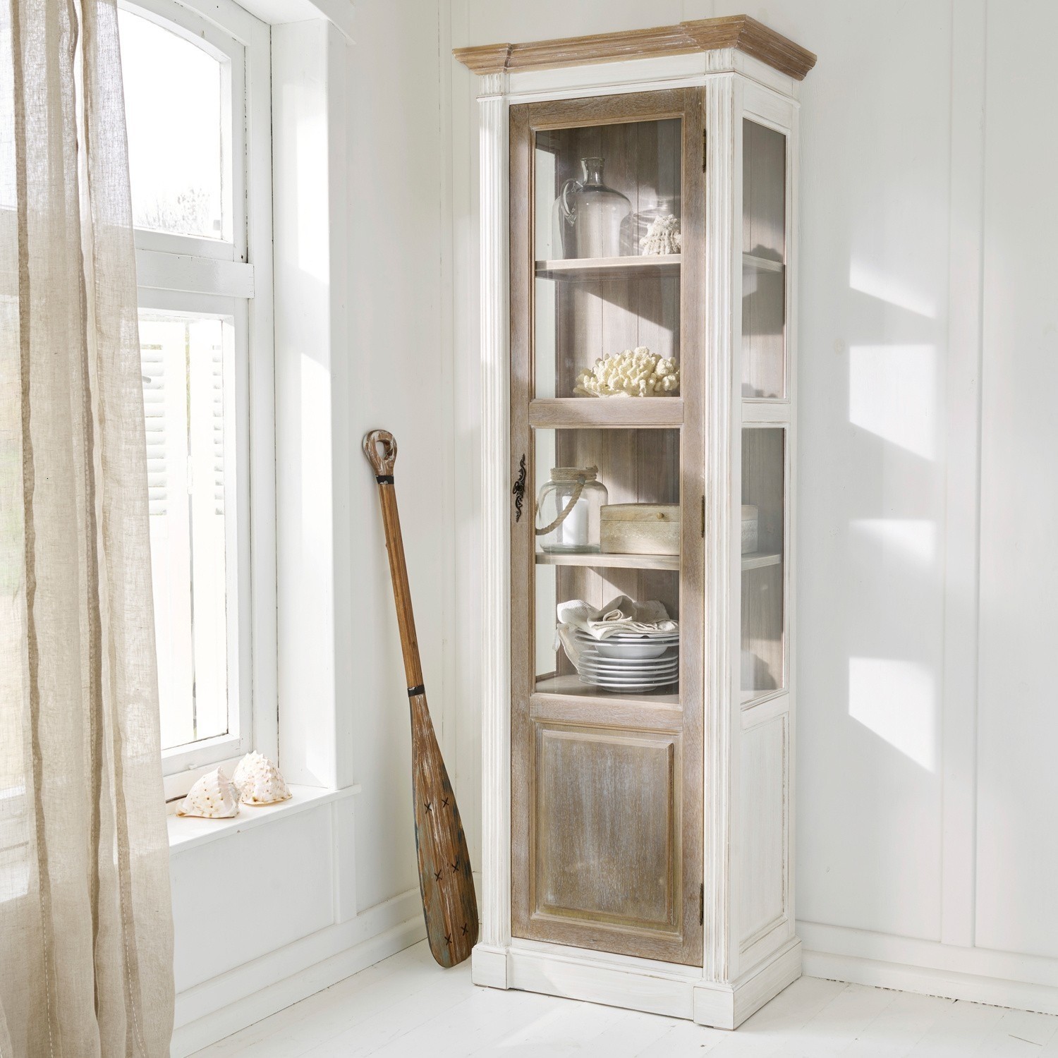 Schrank Coverton Vintage-Holzvitrine mit Glastür und natürlicher Oberfläche, ideal für Wohnzimmer und Dekoration