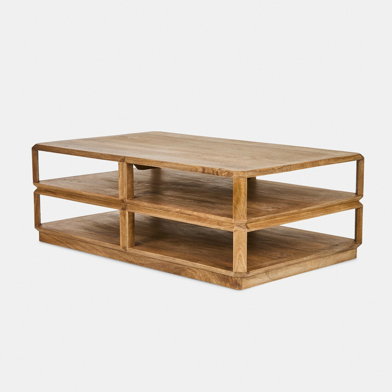Couchtisch Inverly Couchtisch aus Mangoholz in Natur mit zwei offenen Ablageflächen für Stauraum