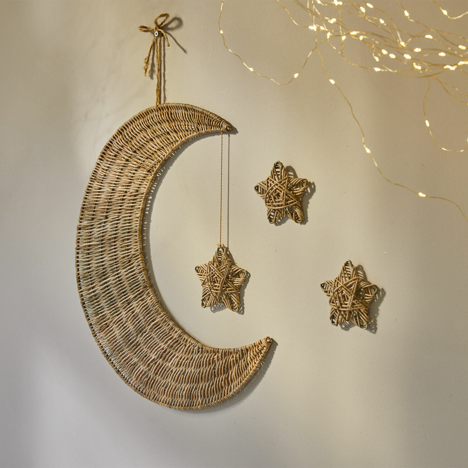 Wand-Deko Aurorette Wanddekoration aus Rattan in Mond- und Sternform in natürlichem Beige