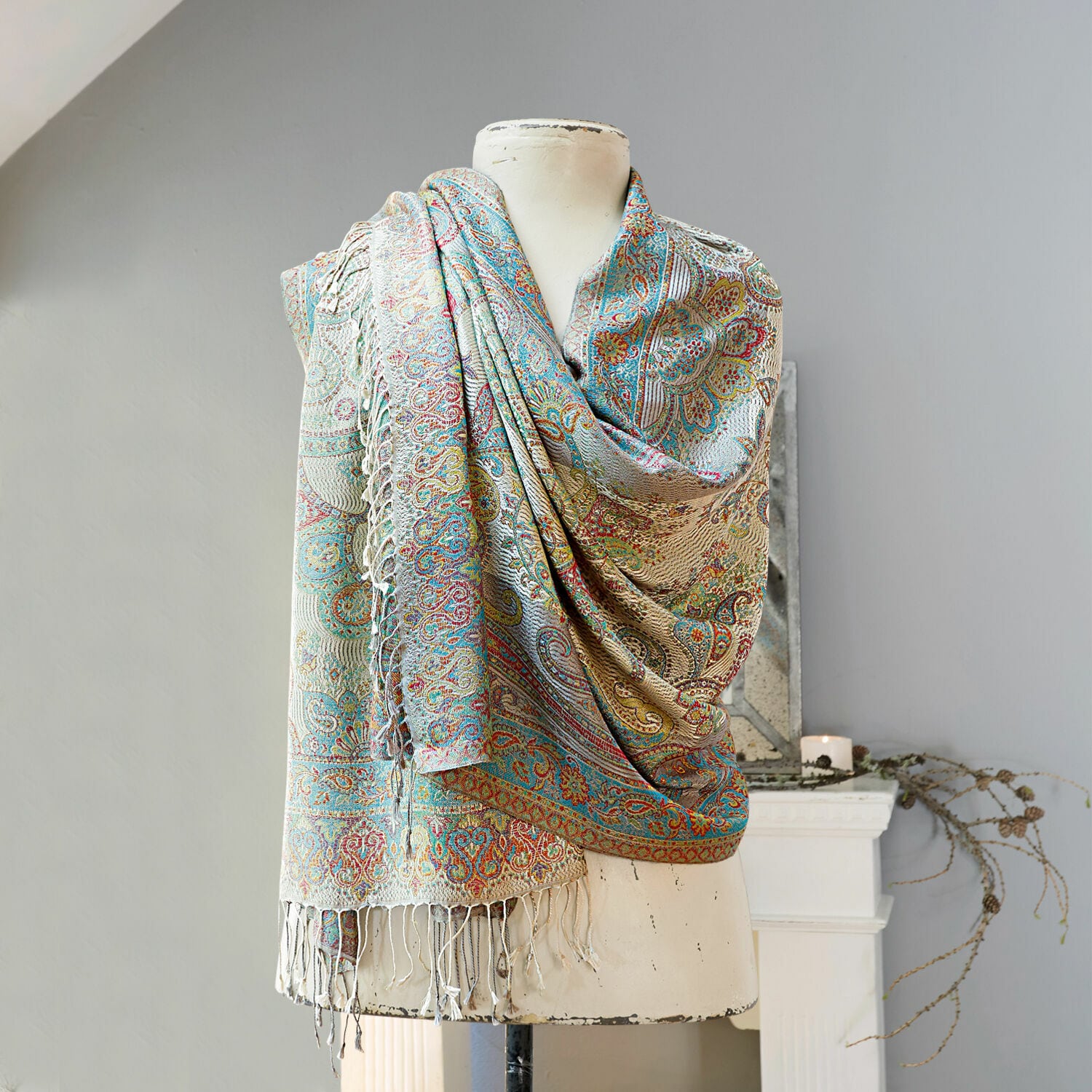 Schal Hillaby Bunter Paisley-Schal aus weichem Material mit Fransen, modisches Accessoire für Damen.