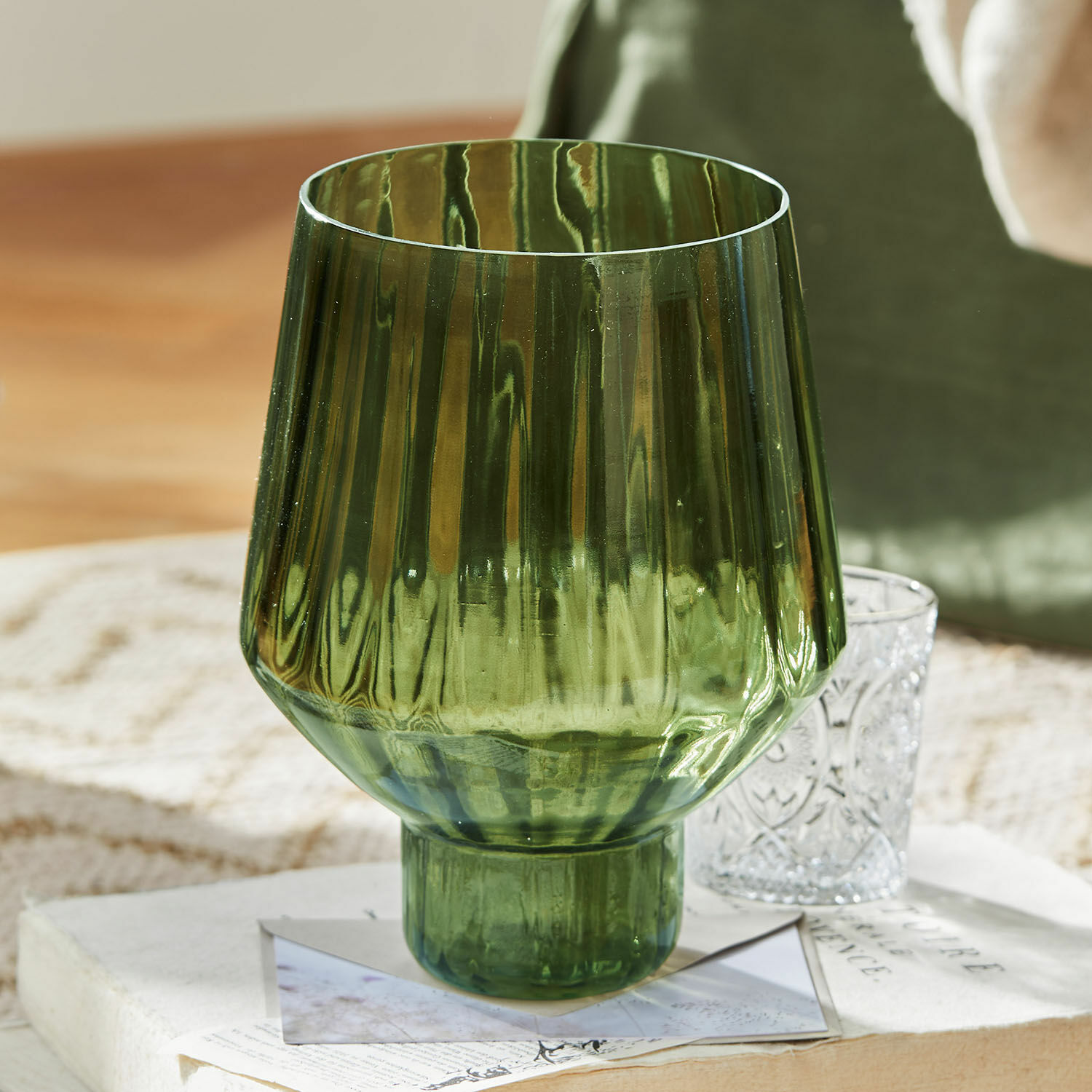 Vase Moussie Grüne Glasvase mit geometrischer Form, dekoratives Wohnaccessoire aus Glas