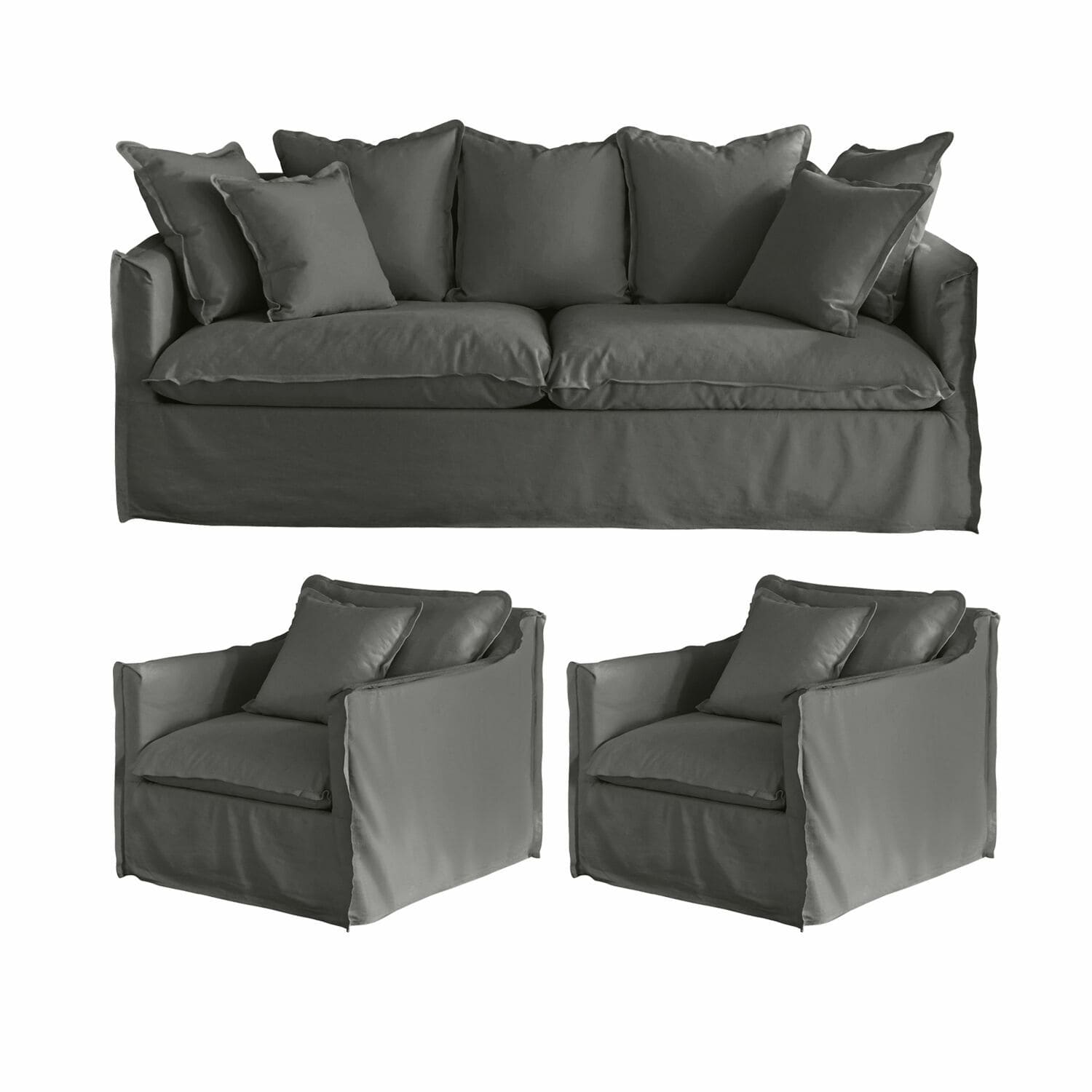 Graue Polstersitzgruppe mit Sofa und zwei Sesseln samt weichen Kissen für das Wohnzimmer