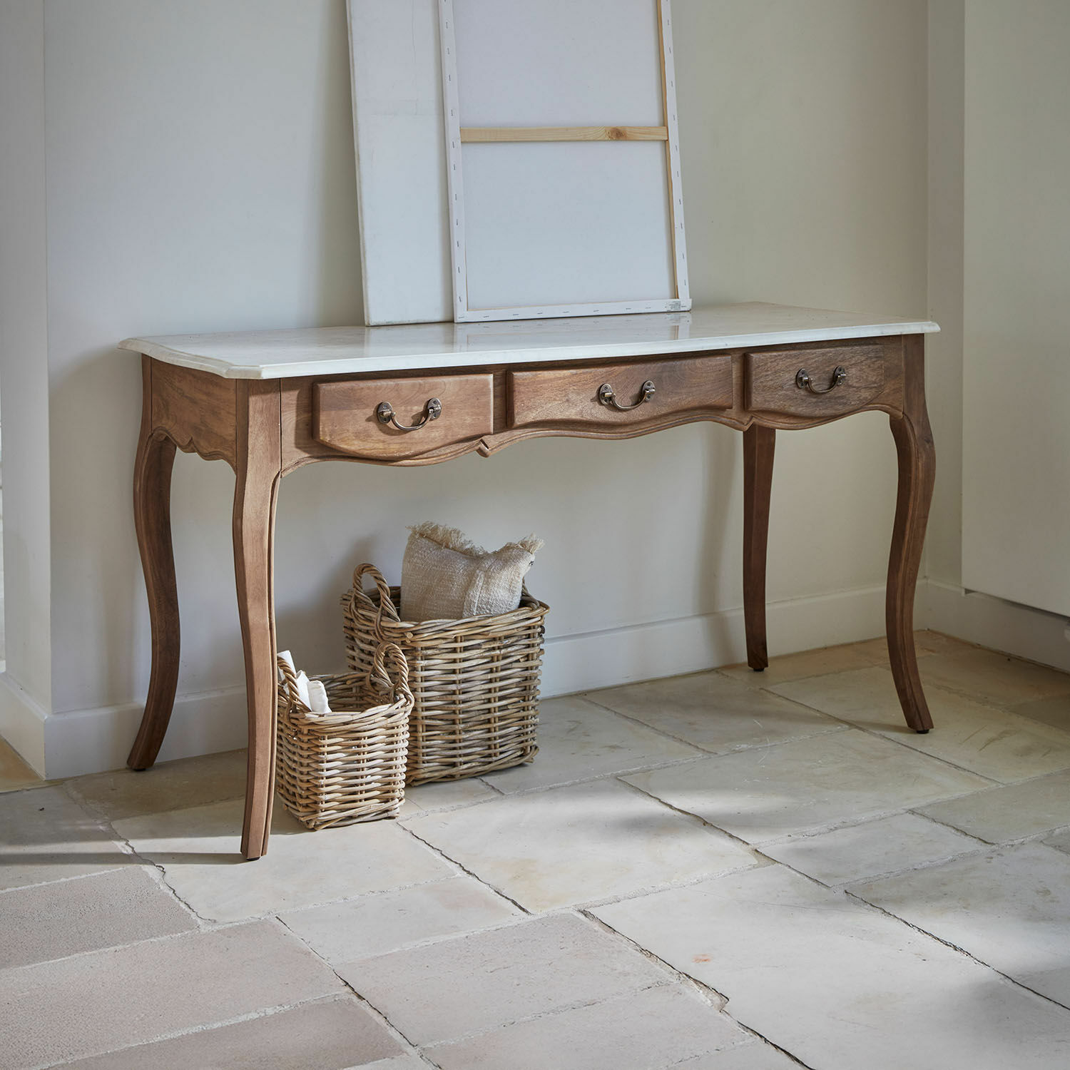 Schreibtisch Whittlesey Konsolentisch aus Holz mit weisser Marmorplatte und drei Schubladen im klassischen Design