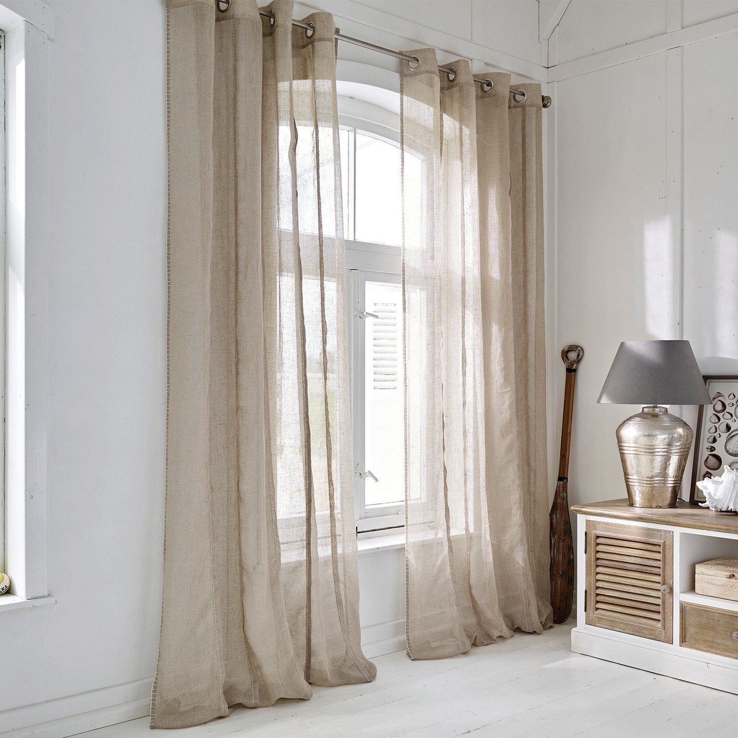 Gardine Blanchy Beiger Vorhang aus natürlichem Leinen, leicht und transparent, ideal für helle Räume