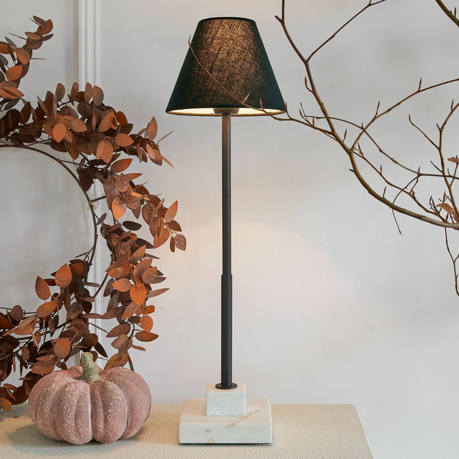 Tischlampe Orvienne Tischlampe mit schwarzem Lampenschirm und Marmorfuss, modernes Design für Wohnzimmer