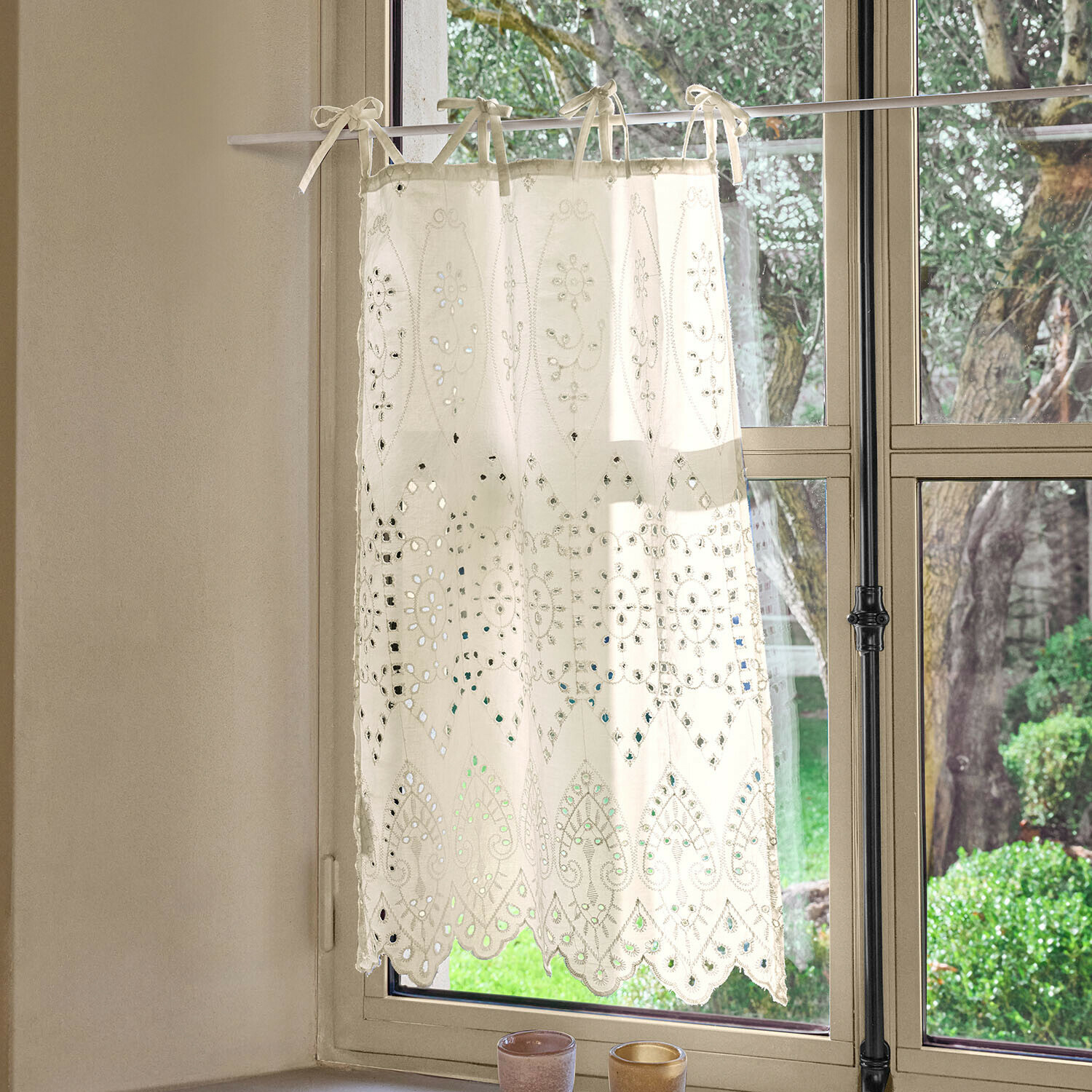 Weiße Baumwollgardine mit Stickerei und Lochmuster, dekorative Fensterdekoration für Wohnräume