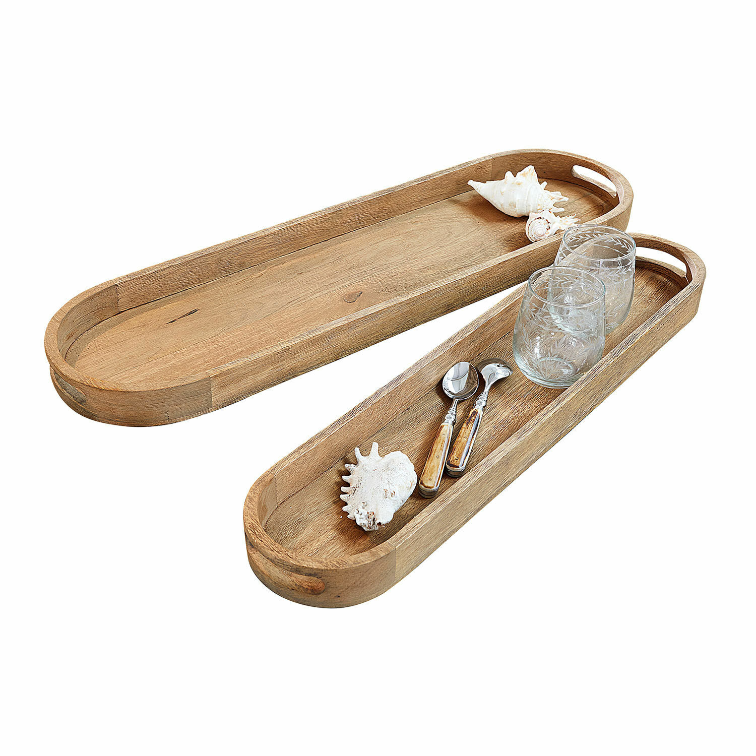 Tablett 2er Set Zephyria Zwei längliche Tabletts aus natürlichem Mangoholz zum Servieren von Getränken und Snacks.