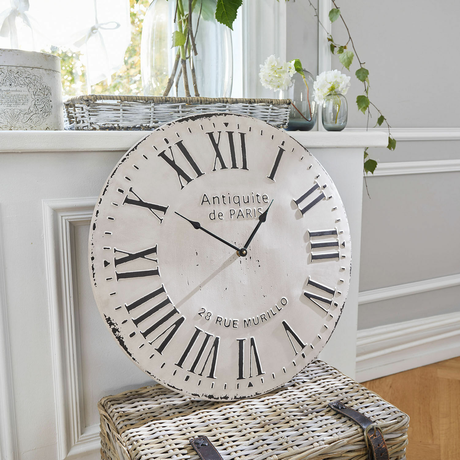 Uhr Rue Murillo Runde Wanduhr in Weiss mit schwarzen römischen Ziffern, Vintage-Dekoration für Wohnräume