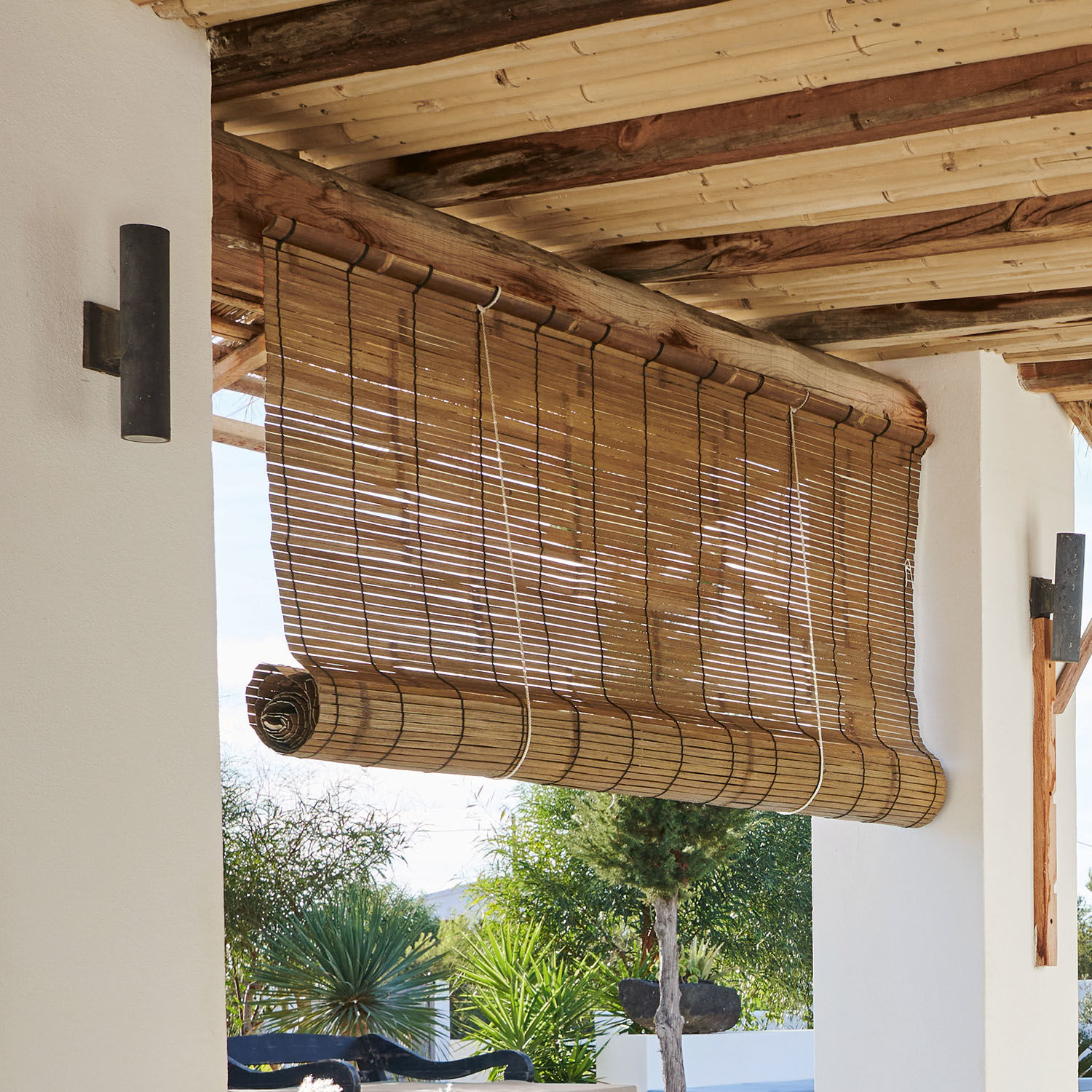 Sichtschutz Nikklas Bambusrollo in Naturfarbe für den Aussenbereich, Sonnenschutz auf der Terrasse