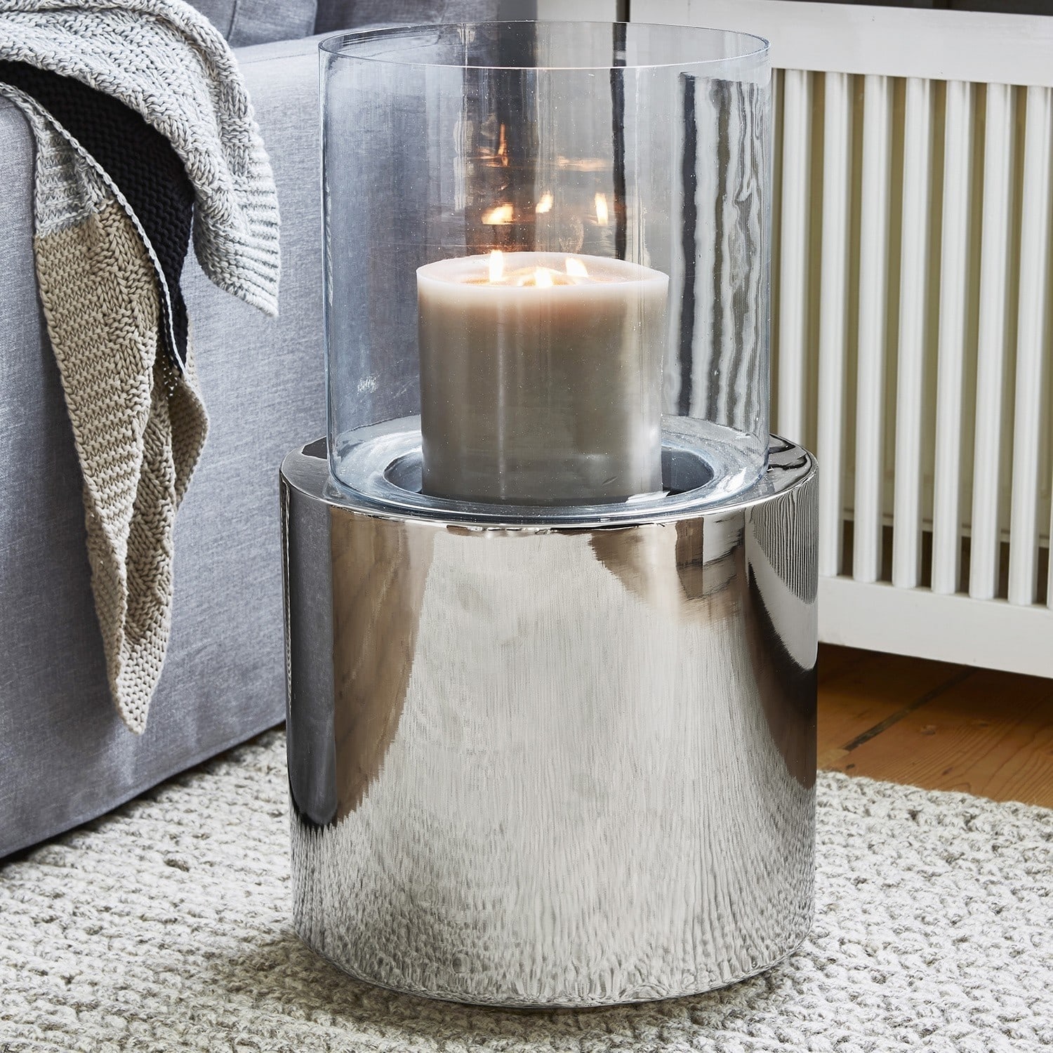 Windlicht Hanley Moderner Kerzenhalter aus Edelstahl und Glas mit weisser Kerze, Wohnraumdekoration