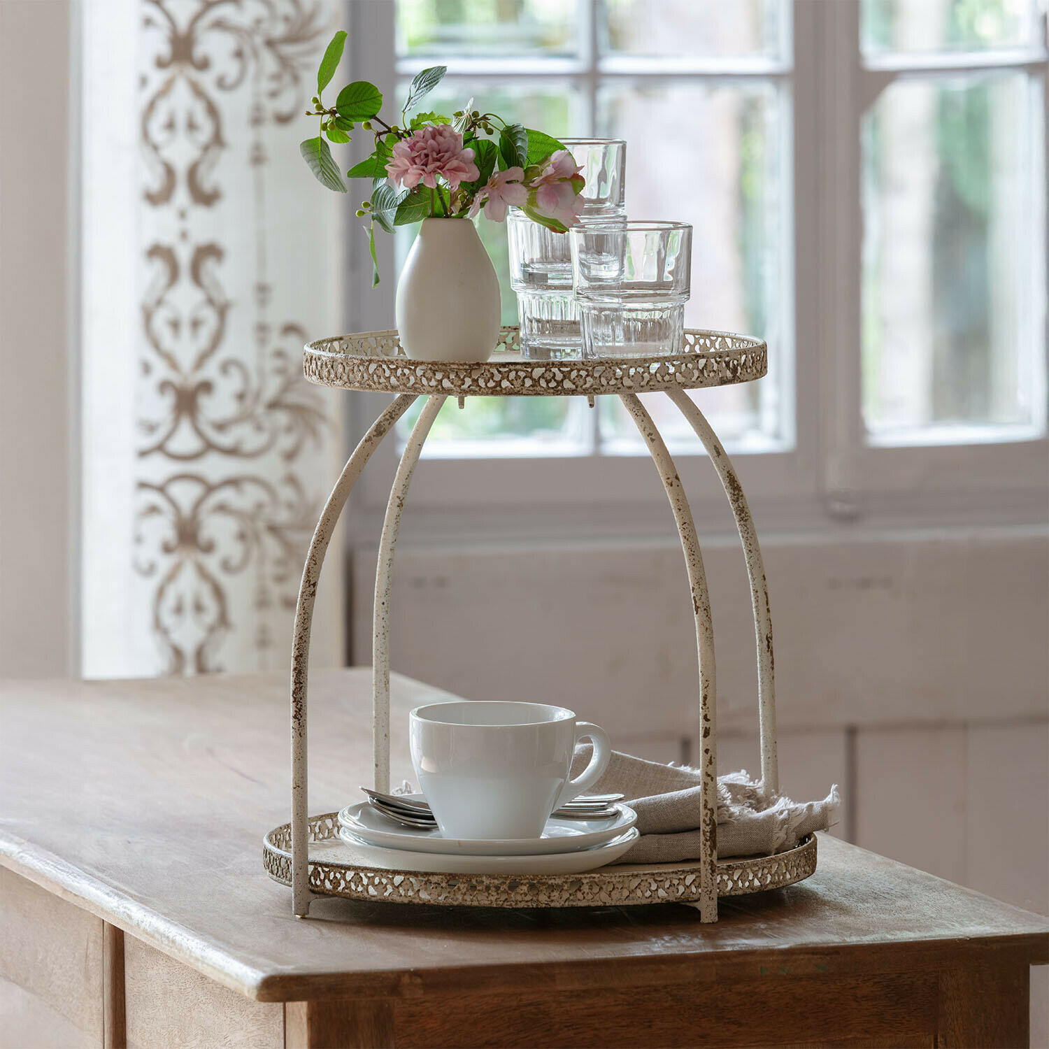 Etageren im Vintage- & Landhausstil