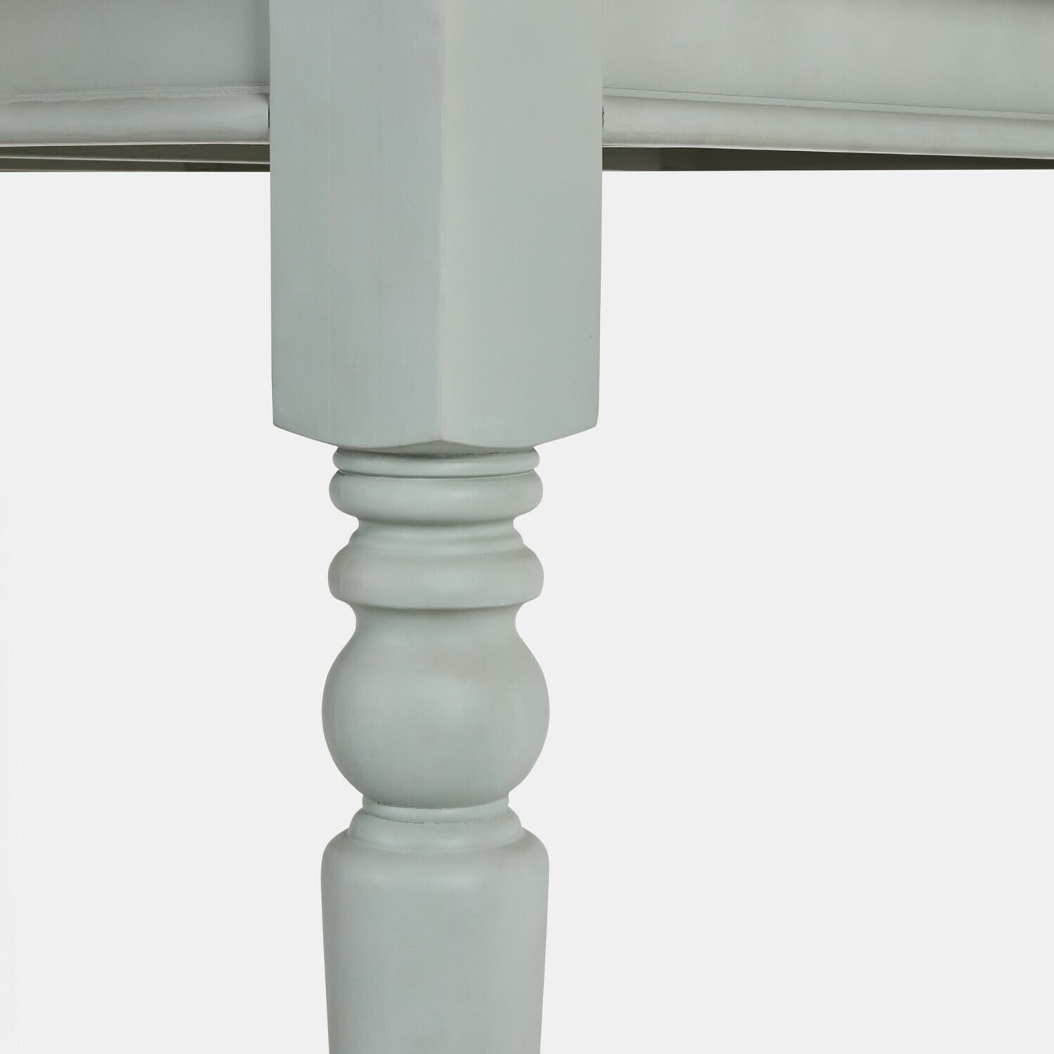 Tisch Calvière