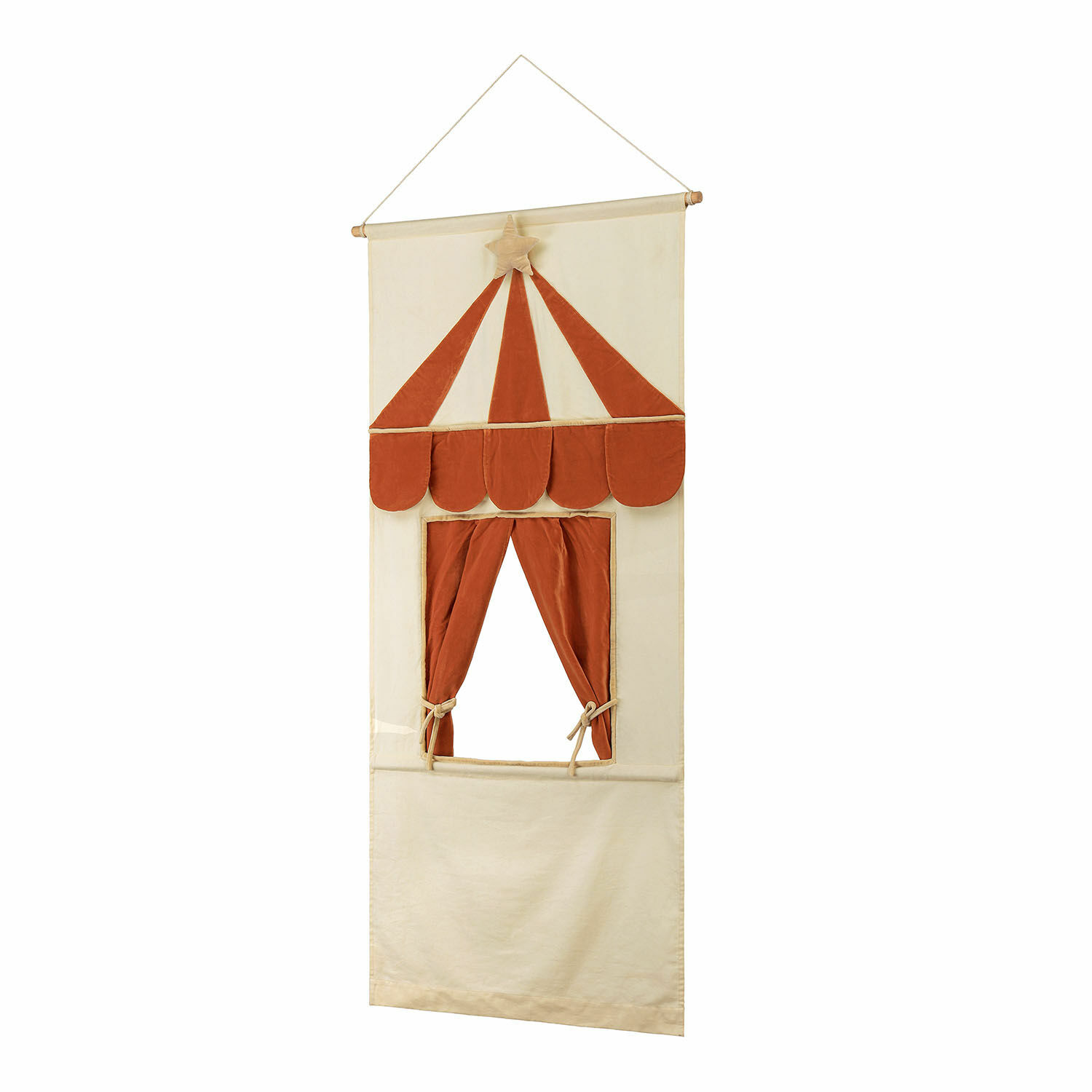 Puppentheater Papillou Dekorativer Wandbehang aus beigem und ziegelrotem Stoff mit Stern und gebundenen Gardinen