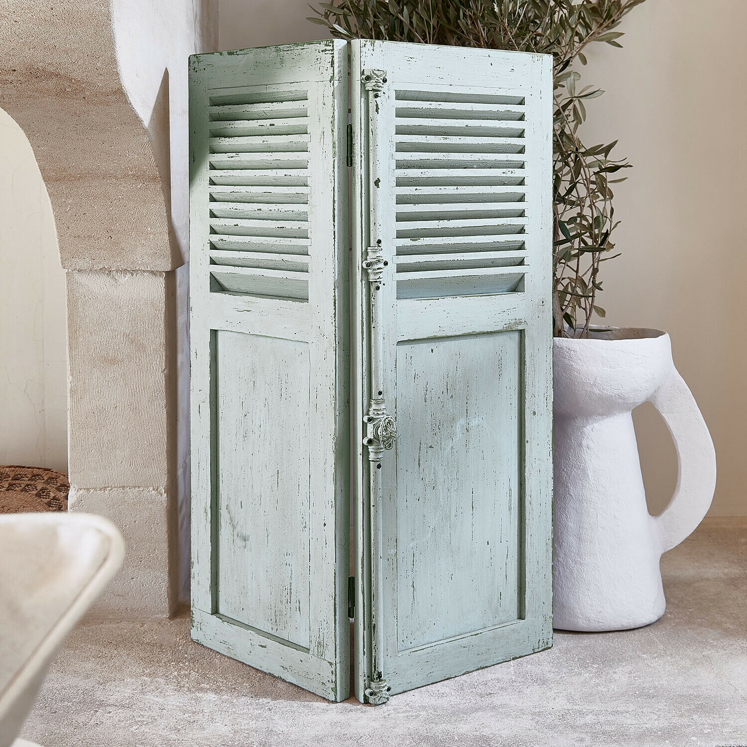 Deko-Paneel Rønska Zweiflügeliger Vintage-Holzparavent in hellem Grün als dekoratives Wohnaccessoire