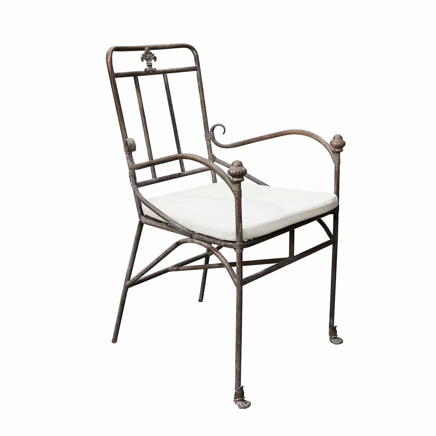 Stuhl Maidis Metall-Gartenstuhl mit weissem Polster und rustikalem Finish im Vintage-Stil